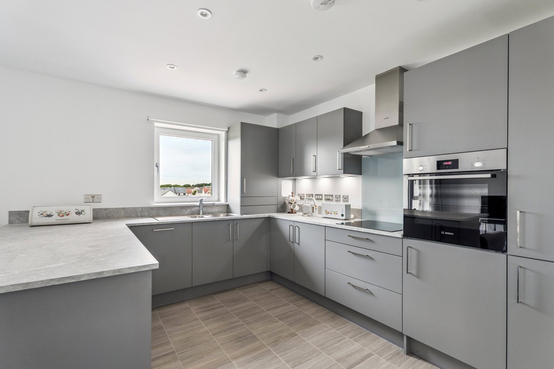 Flat 3/4, 38 Towing Drive, Bishopbriggs, Glasgow, East Dunbartonshire, G64 3NR - Picture #12