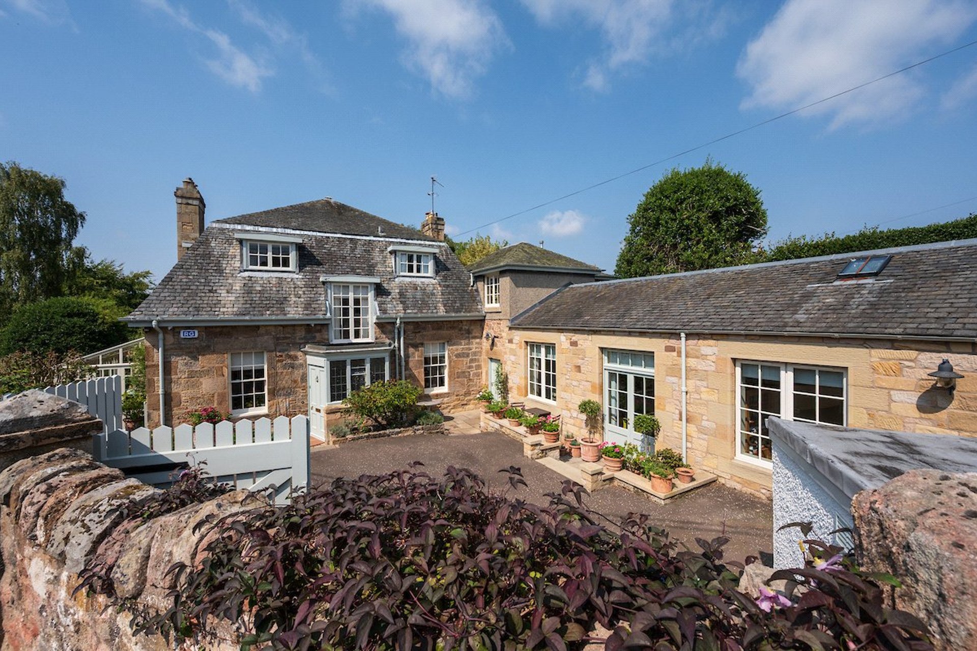 Beaconsfield, 37 Broomieknowe, Lasswade, Midlothian, EH18 1LN - Picture #3