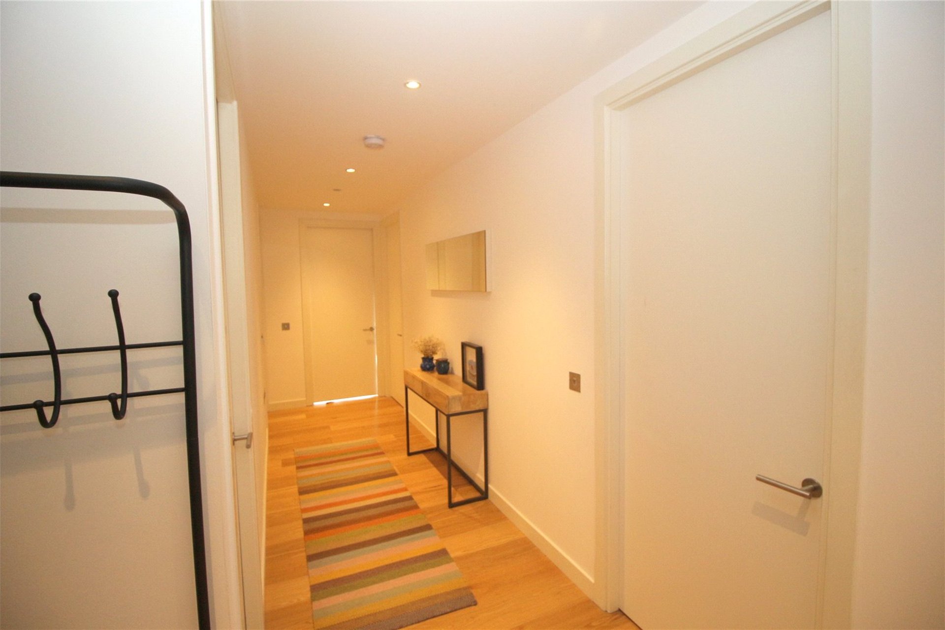 Flat 29, 11 Simpson Loan, Edinburgh, EH3 9GR - Picture #2