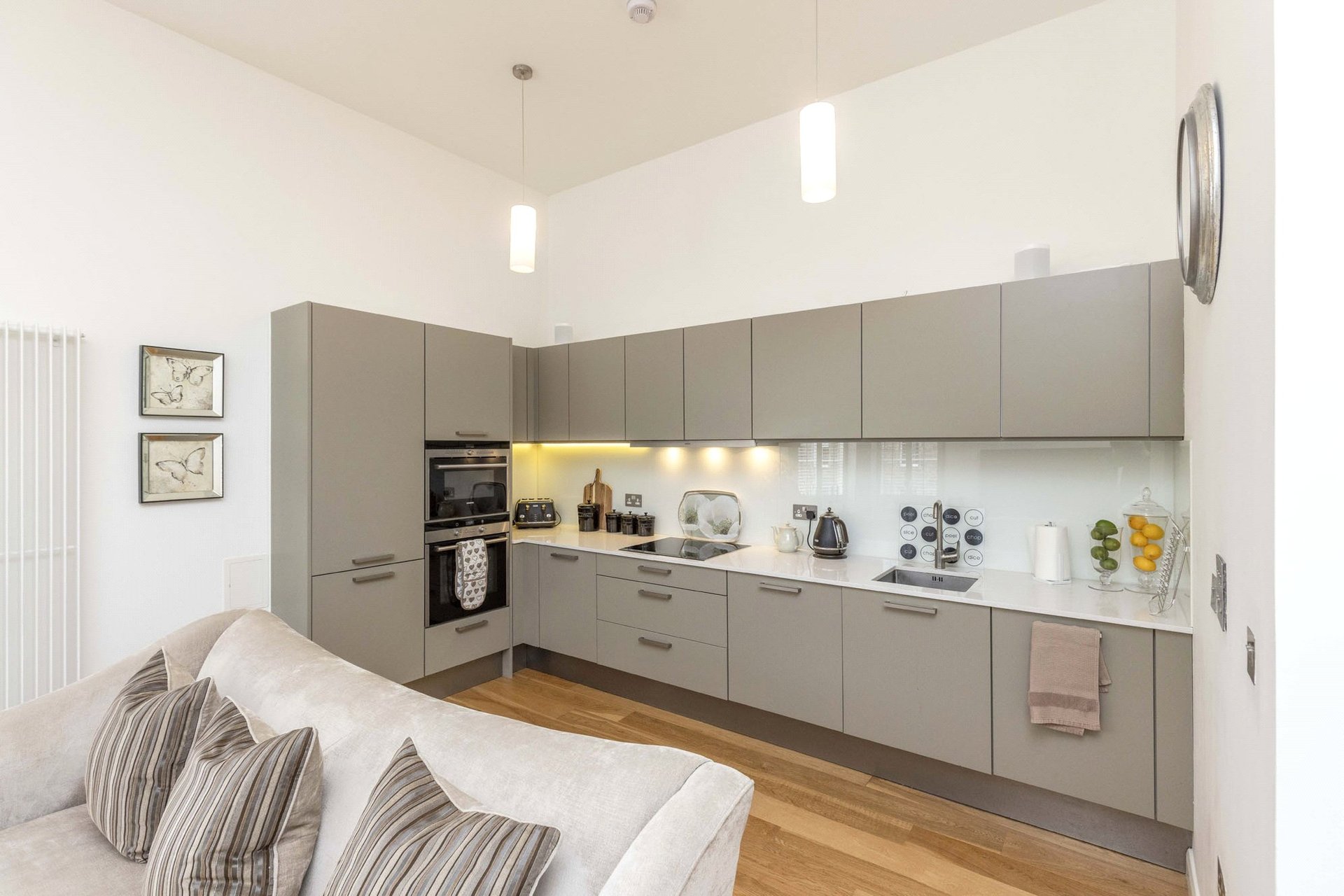 Flat 17, 13 Simpson Loan, Edinburgh, Midlothian, EH3 9GN - Picture #4