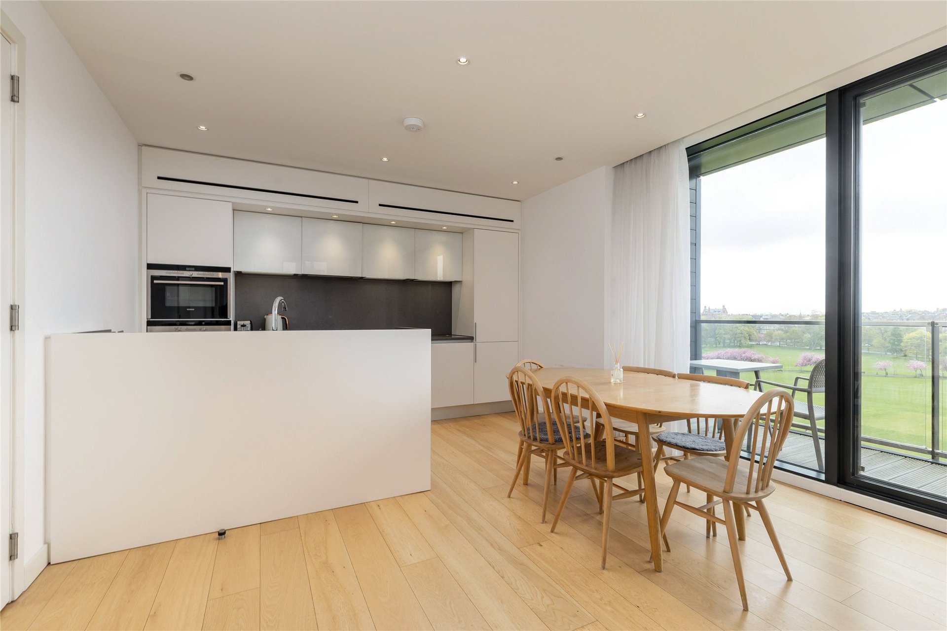 Flat 29, 11 Simpson Loan, Edinburgh, EH3 9GR - Picture #12