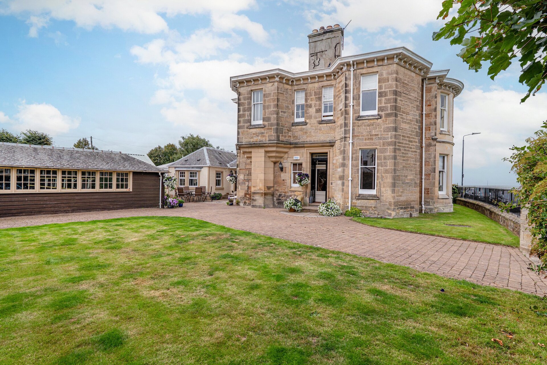1 Alloway Park, Ayr, KA7 2AW - Picture #1
