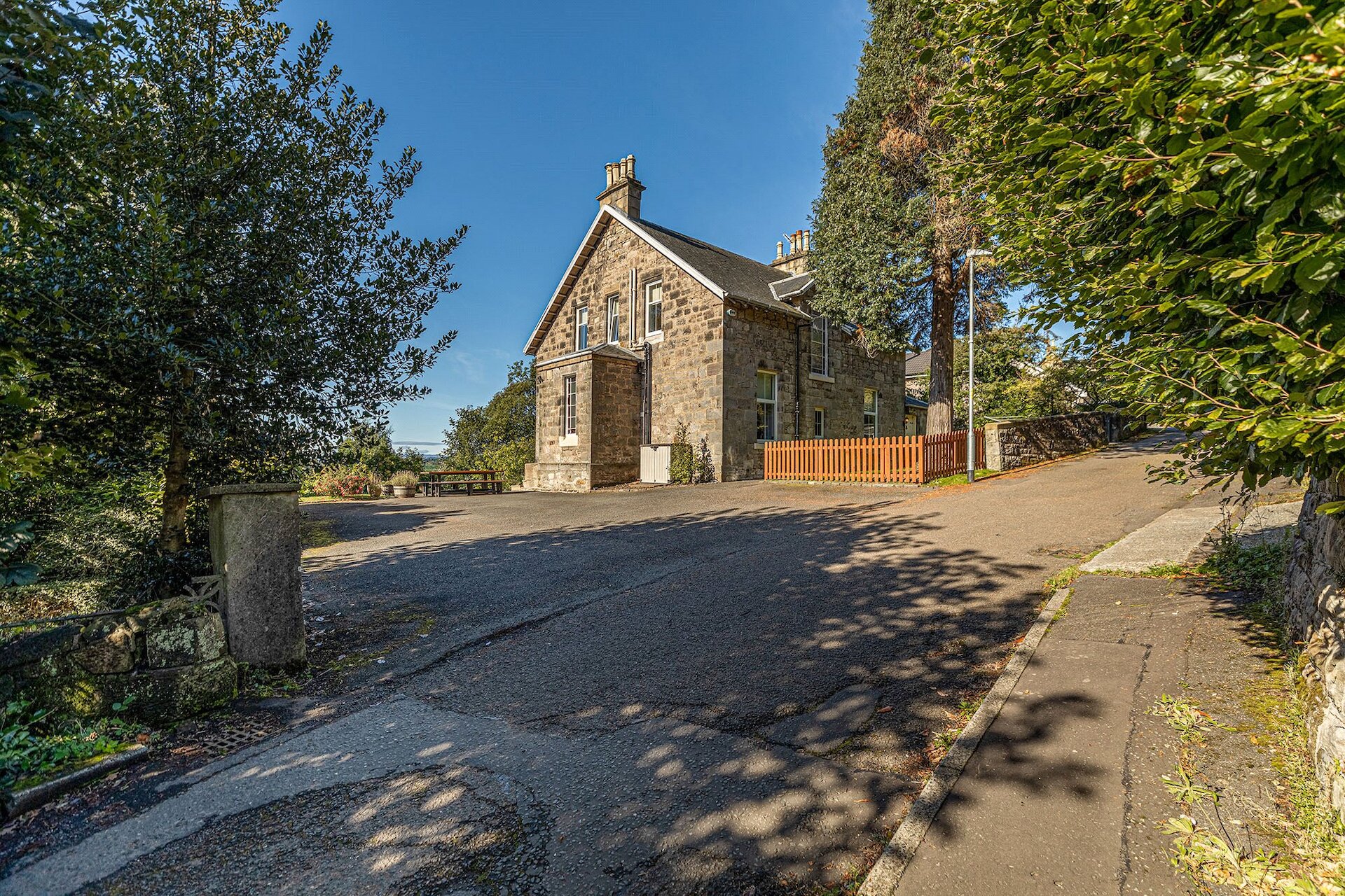 Oak Ville, Manse Road, Bowling, G60 5AA - Picture #1