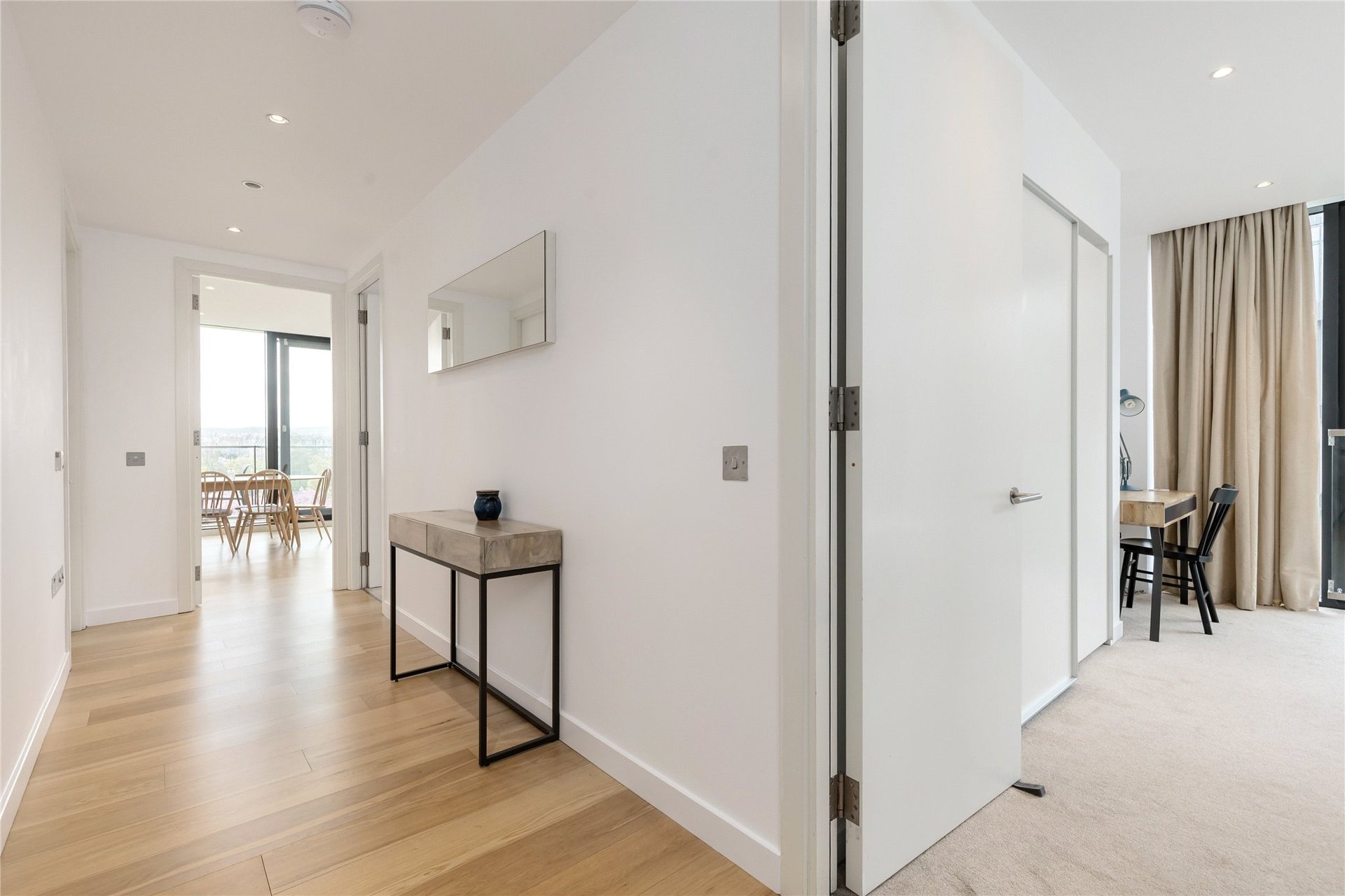 Flat 29, 11 Simpson Loan, Edinburgh, EH3 9GR - Picture #2