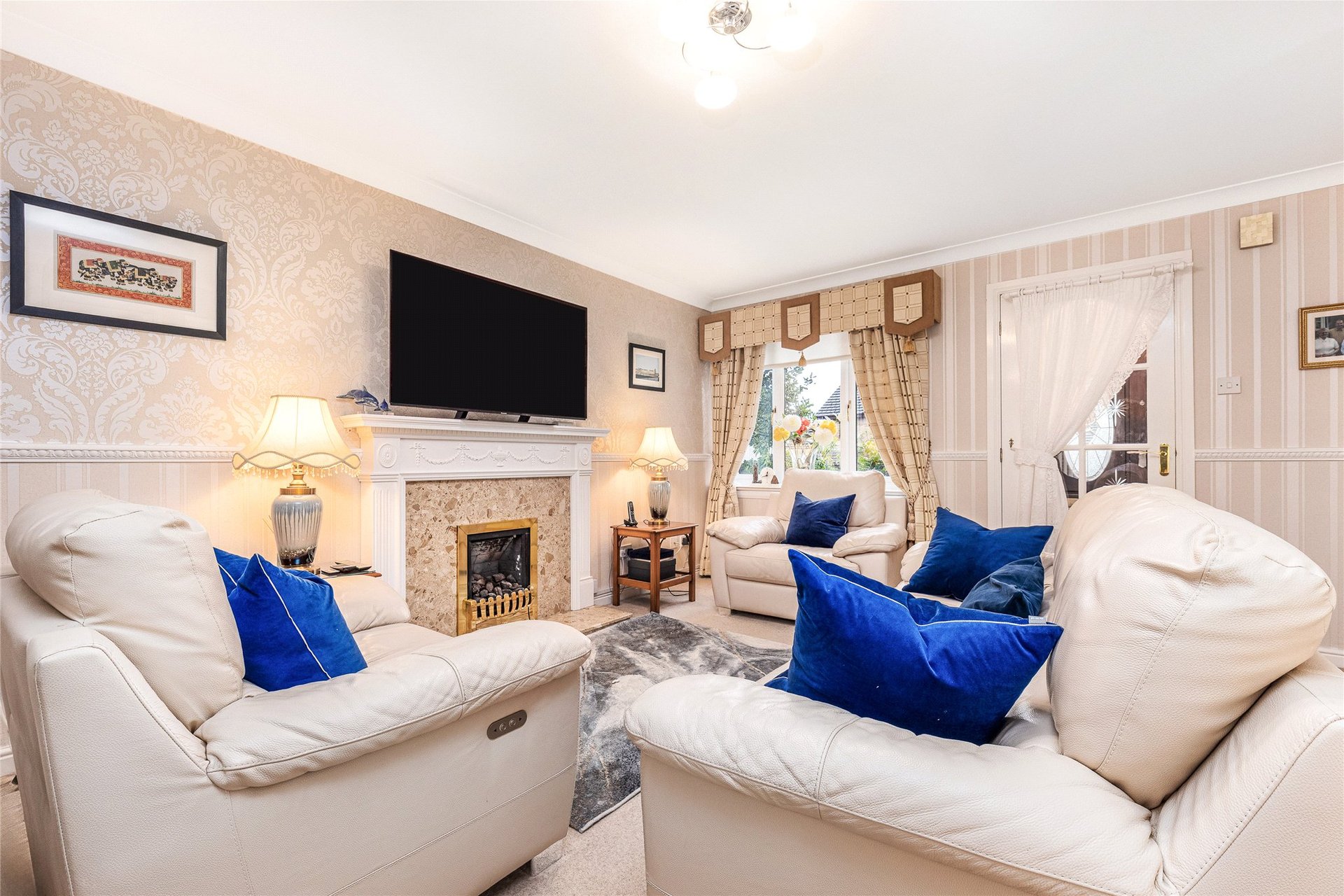 18 Dumbrock Road, Milngavie, G62 7RB - Picture #4