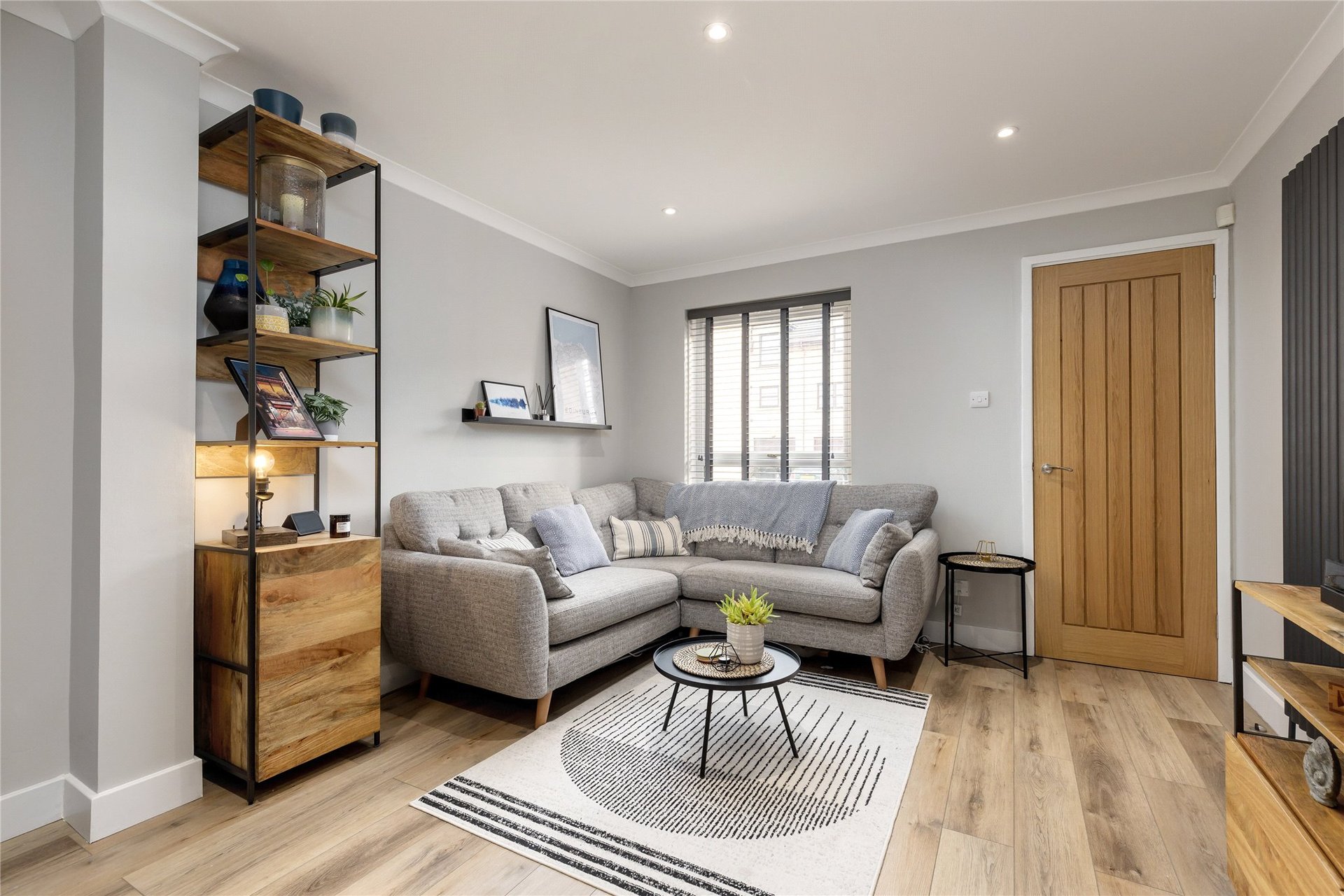 11 Craigcrook Gardens, Edinburgh, Midlothian, EH4 3NW - Picture #3