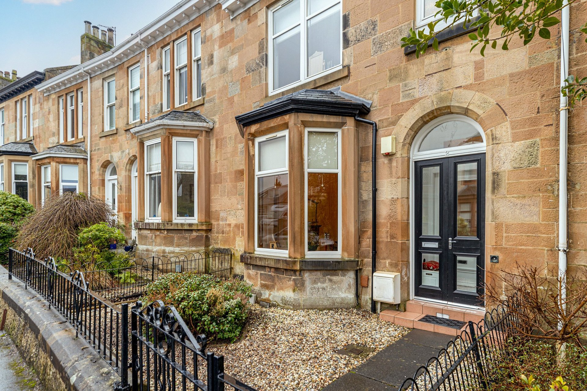 2 Victoria Crescent, Clarkston, Glasgow, G76 8BP - Picture #2