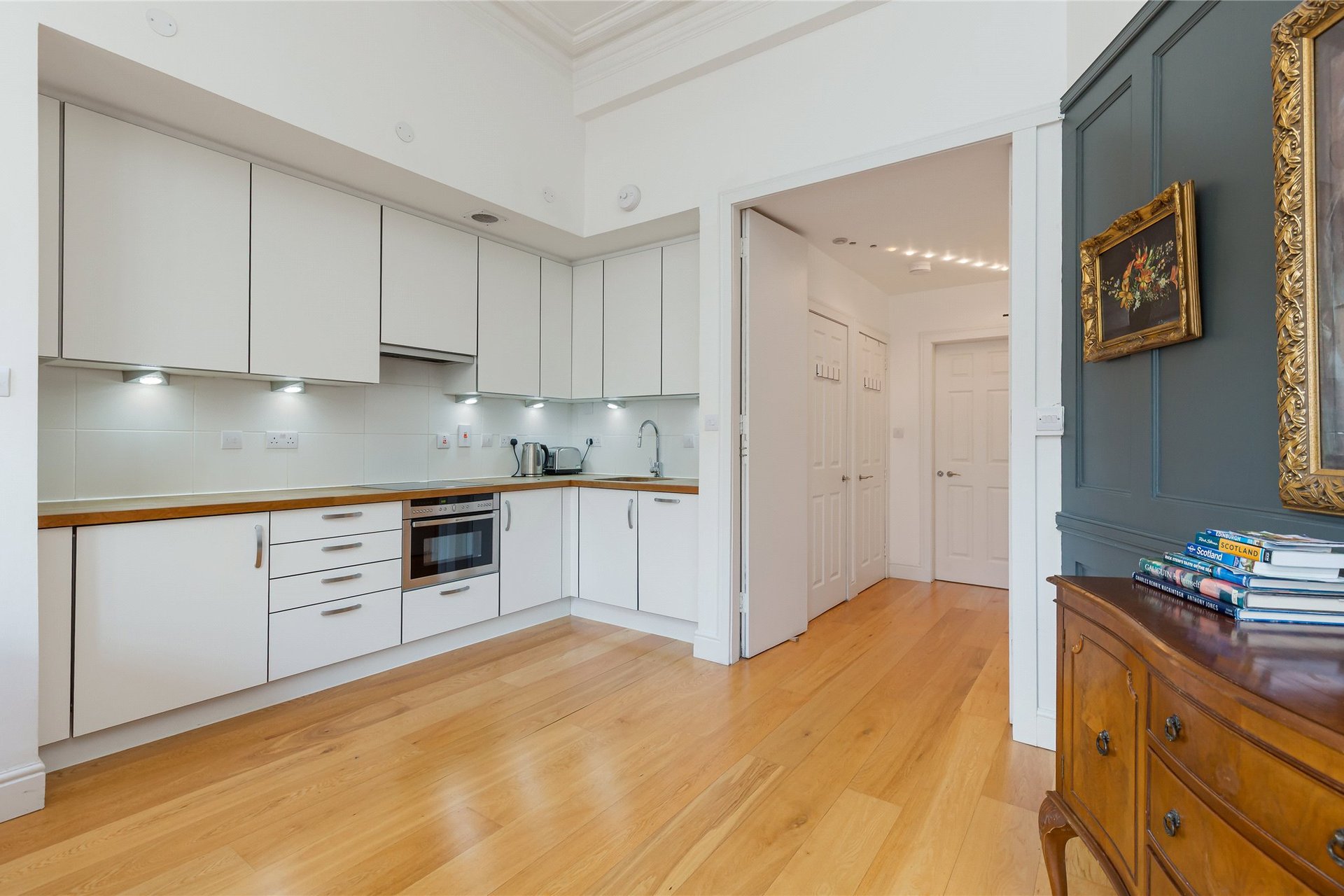 Flat 30, Royal Mile Mansions, 50 North Bridge, Edinburgh, Midlothian, EH1 1QN - Picture #6