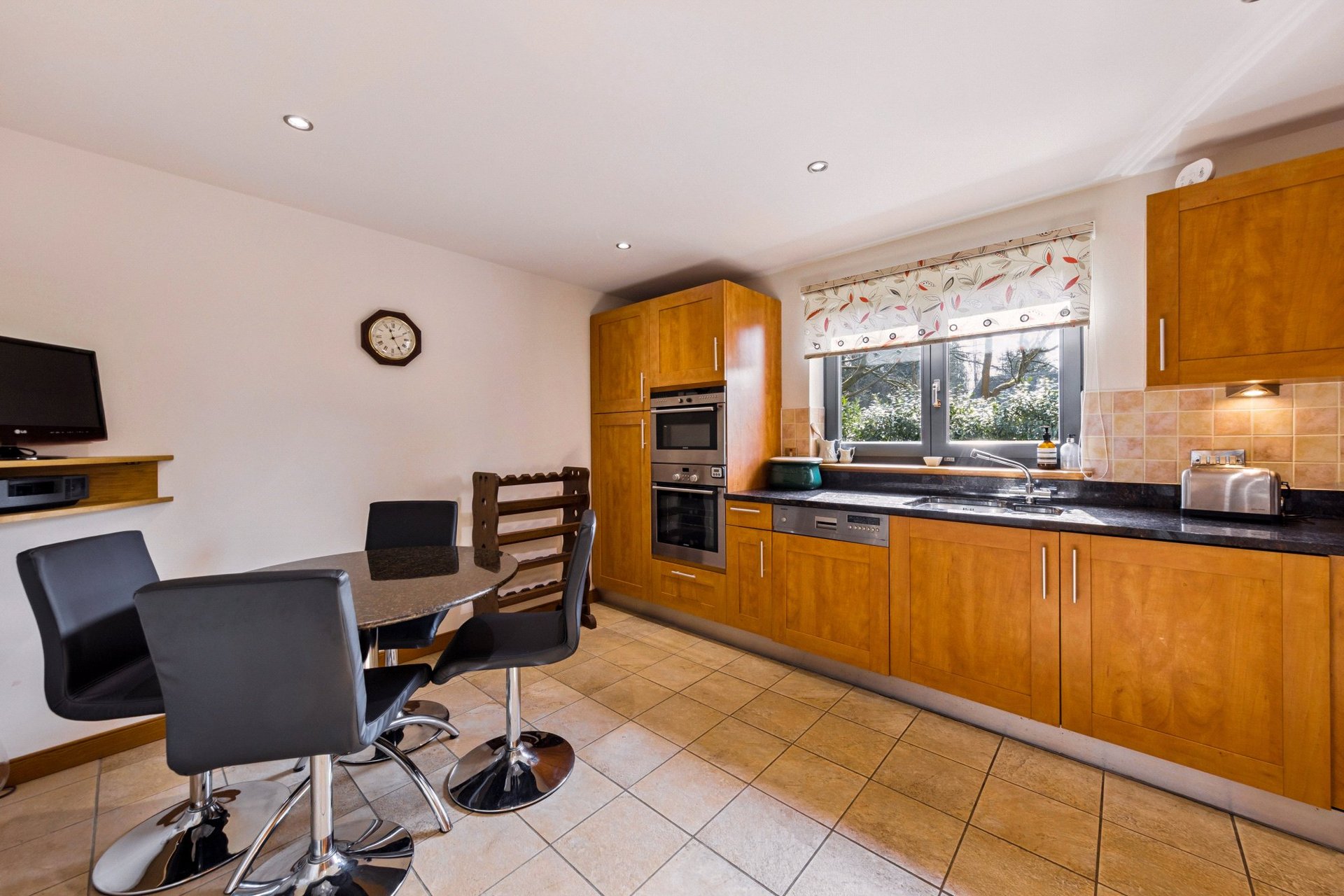 2 Thorn Heights, Bearsden, G61 4AZ - Picture #13