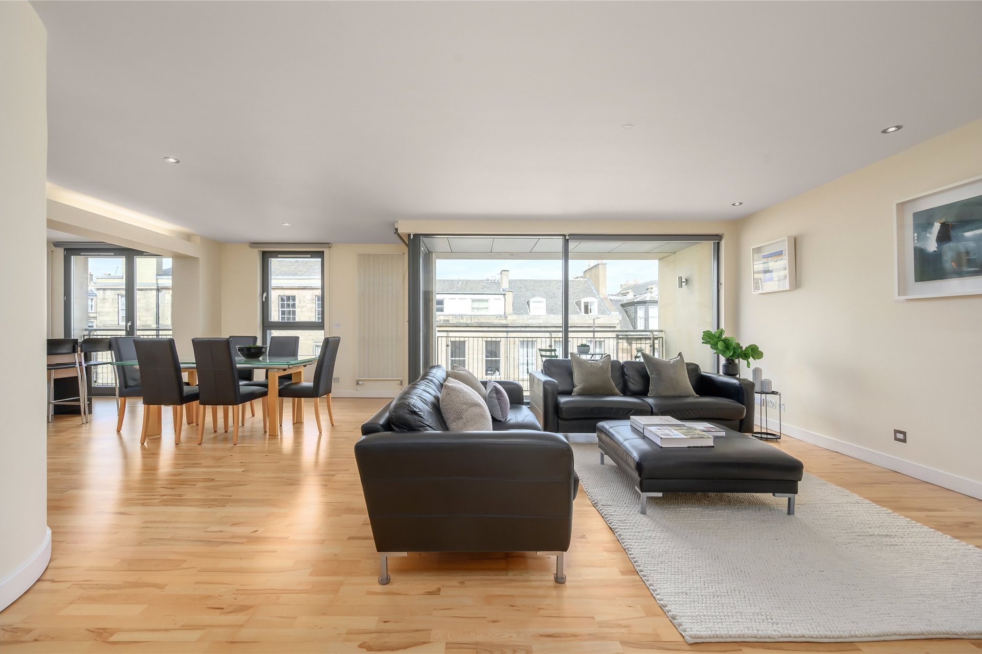 Flat 7, 2 Eyre Place, Edinburgh, EH3 5EP - Picture #3