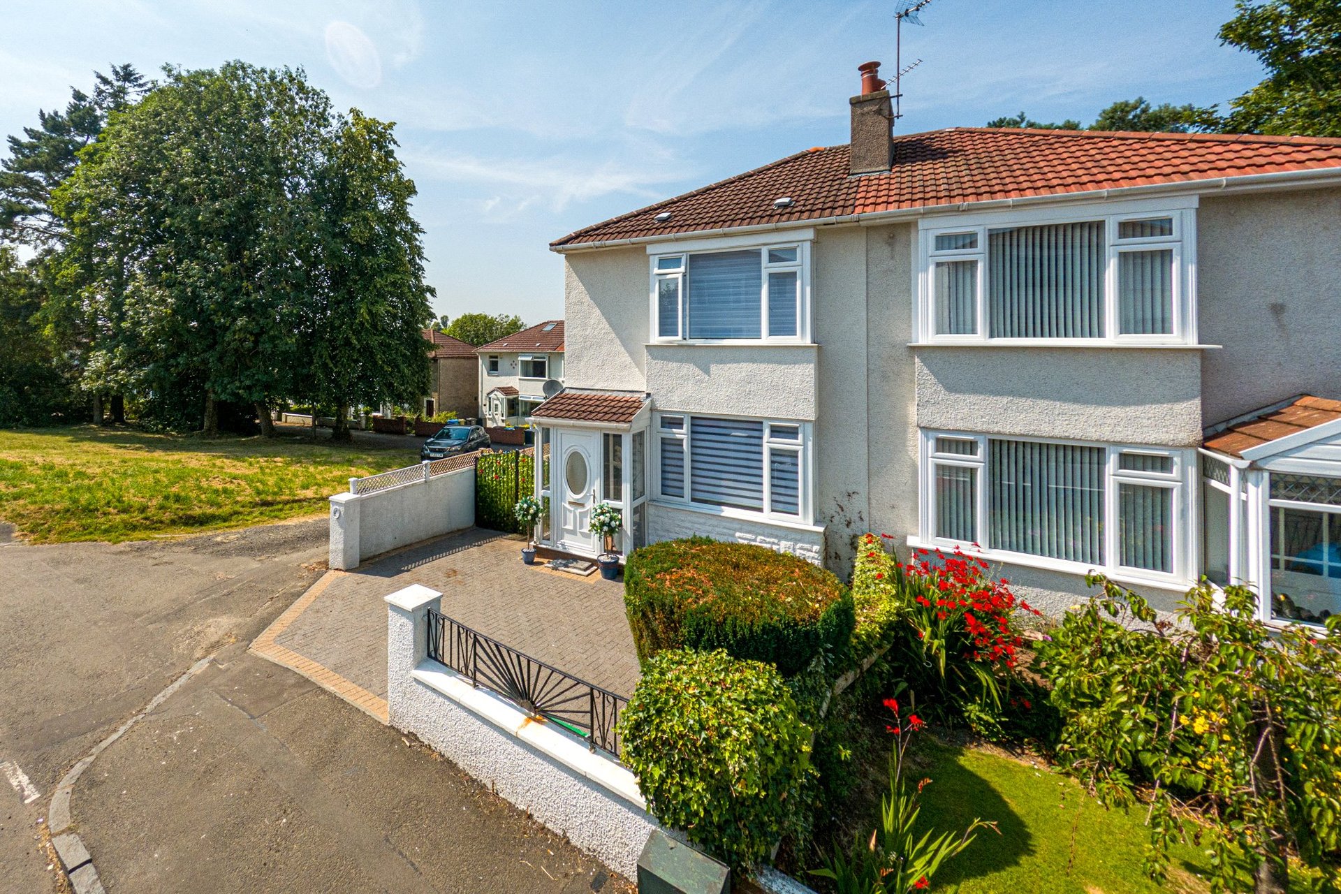 41 The Oval, Clarkston, Glasgow, G76 8LT - Picture #2