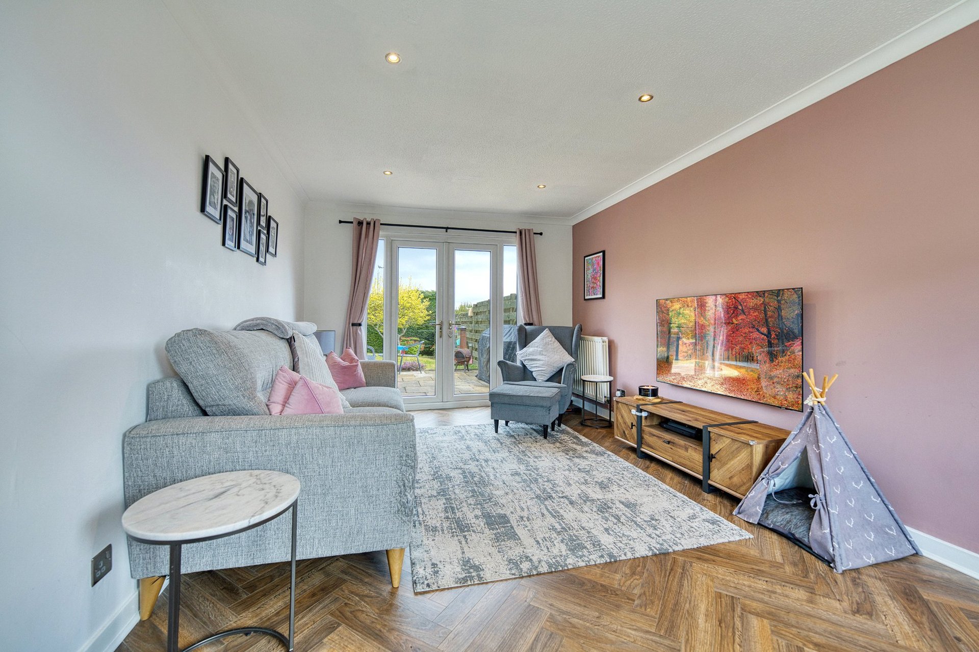 2 Lewis Place, Newton Mearns, Glasgow, G77 6TG - Picture #5