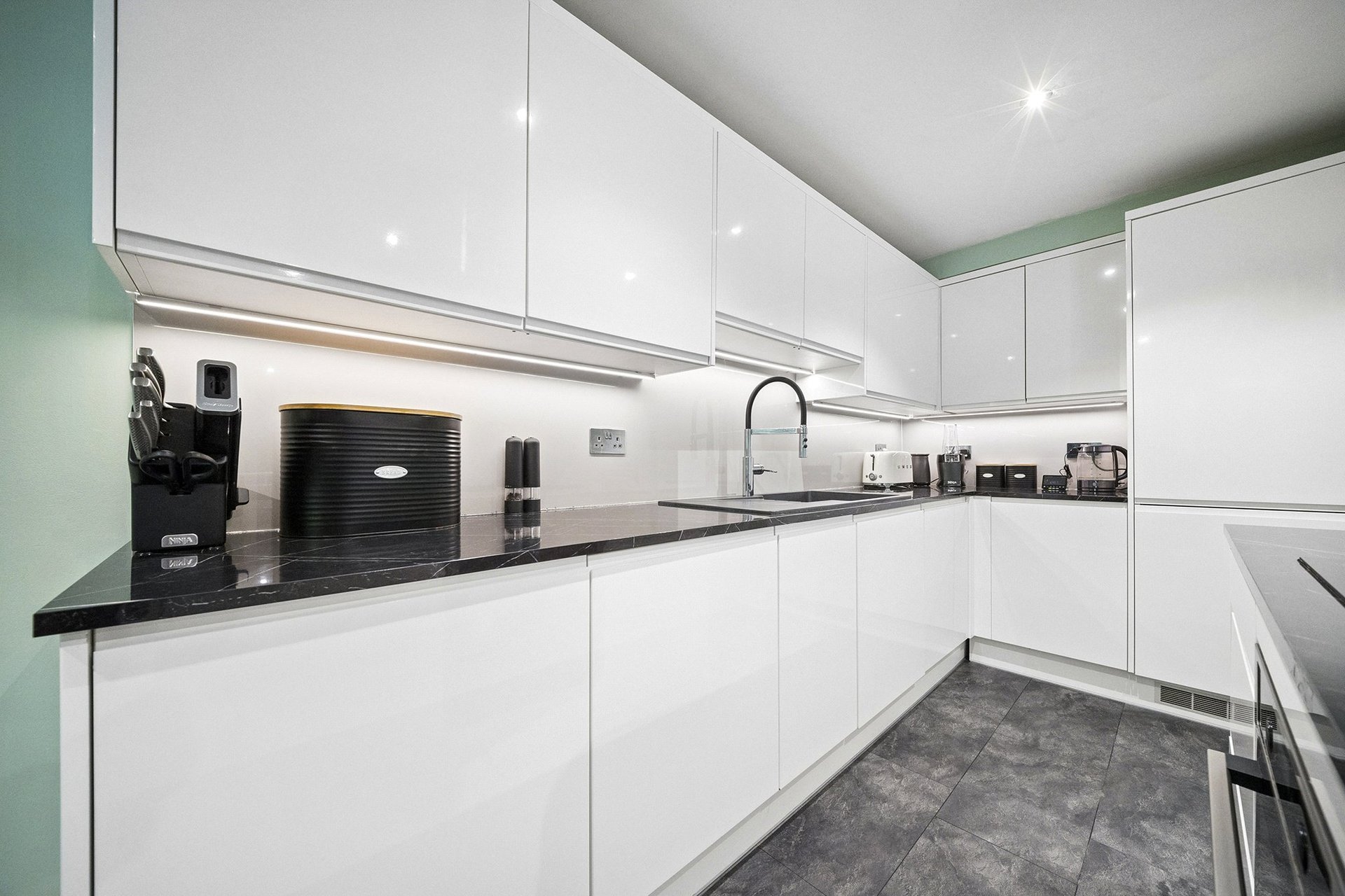 16 Coltbridge Millside, Edinburgh, EH12 6AP - Picture #8