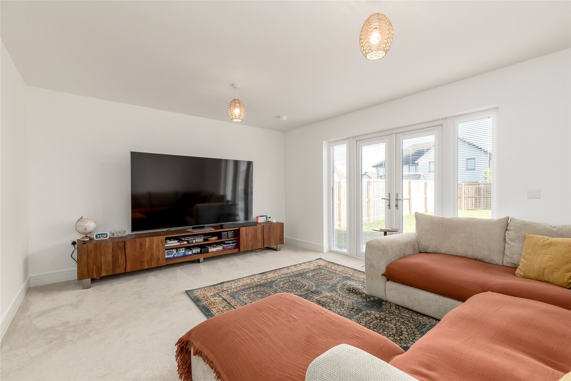 25 Meadowsweet Drive, Edinburgh, Midlothian, EH4 8FD - Picture #2