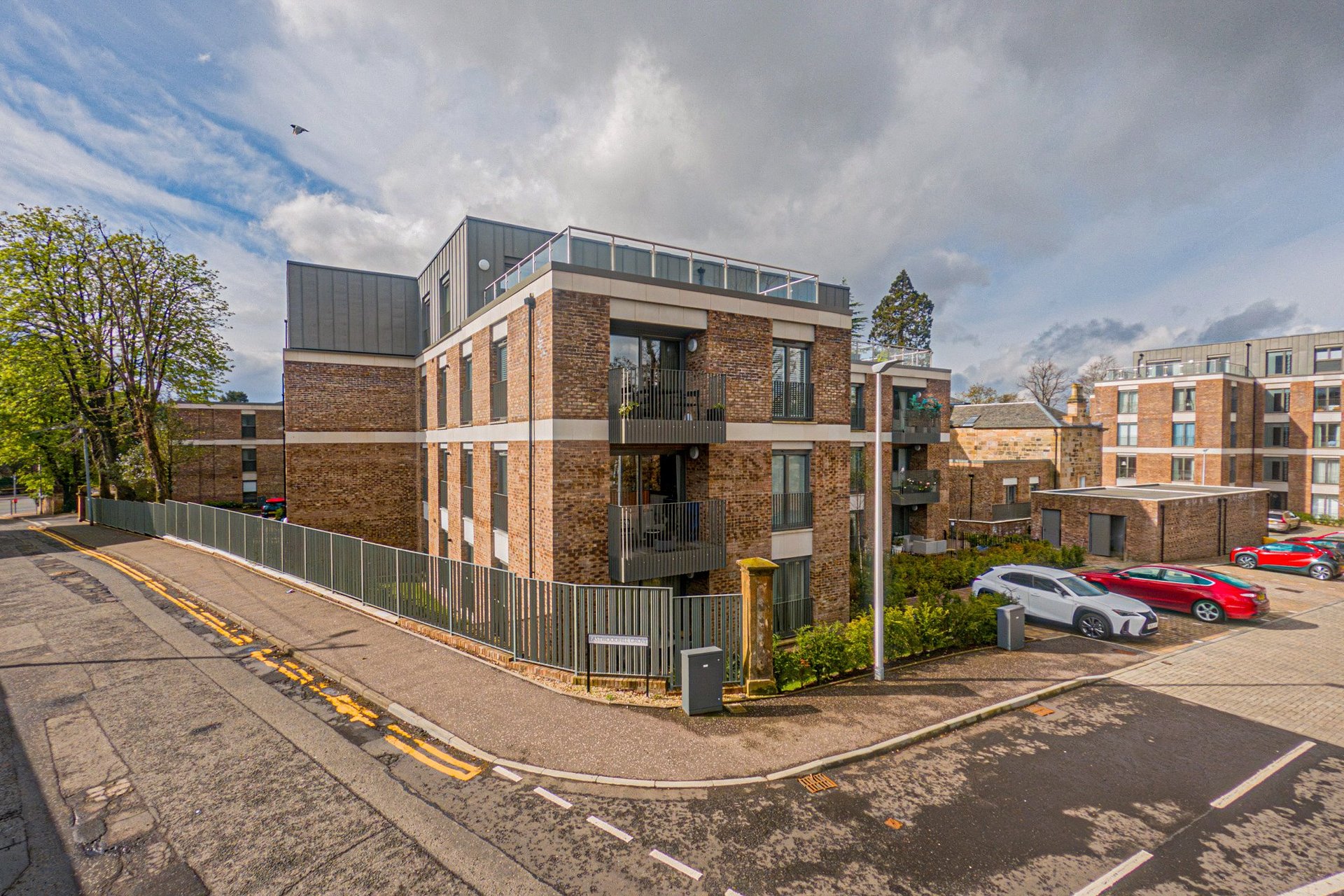 Flat 2/4, 2 Eastwoodhill Grove, Giffnock, Glasgow, East Renfrewshire, G46 6BB - Picture #2