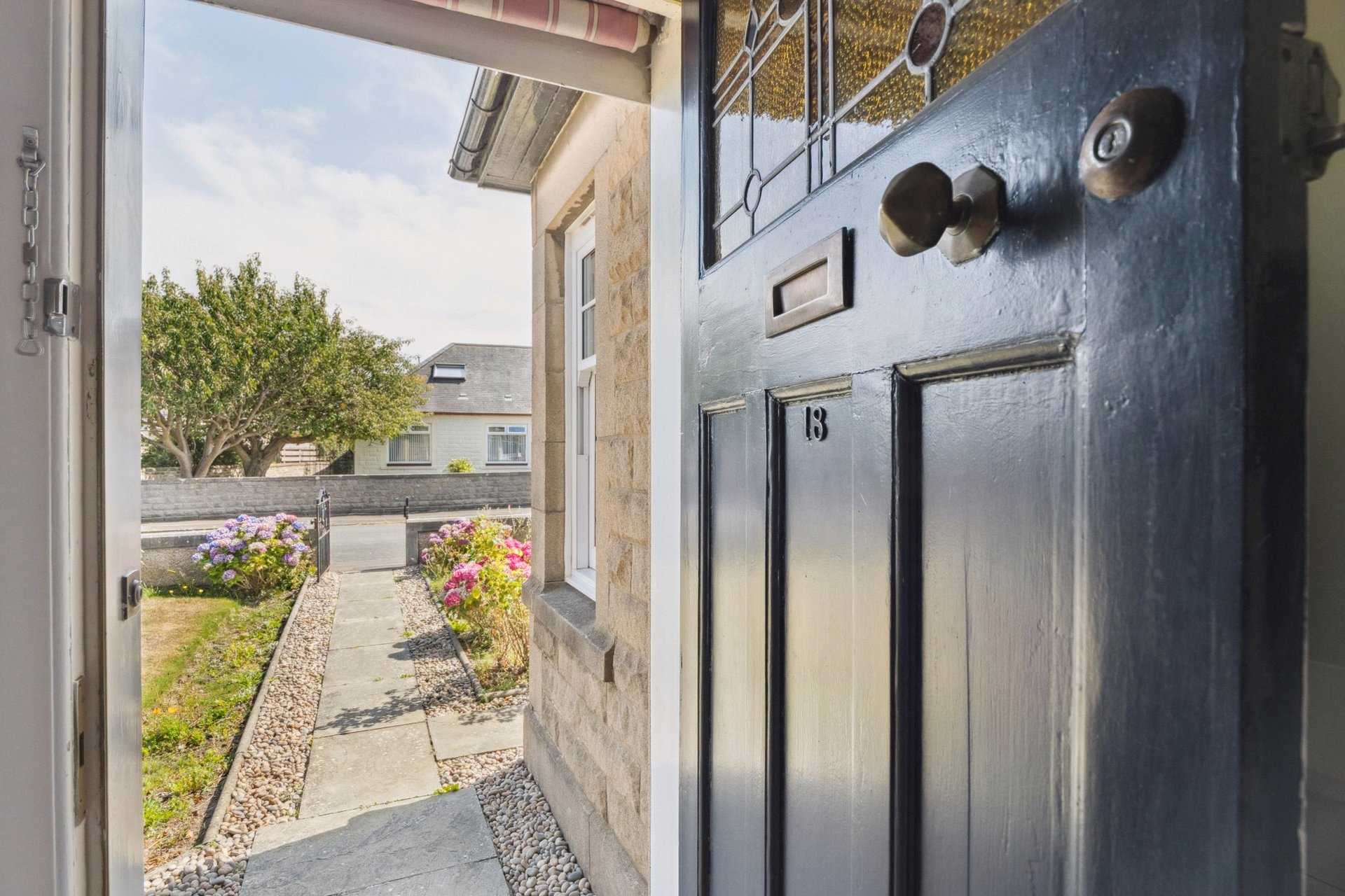 18 Duddingston Square East, Edinburgh, Midlothian, EH15 1RU - Picture #16