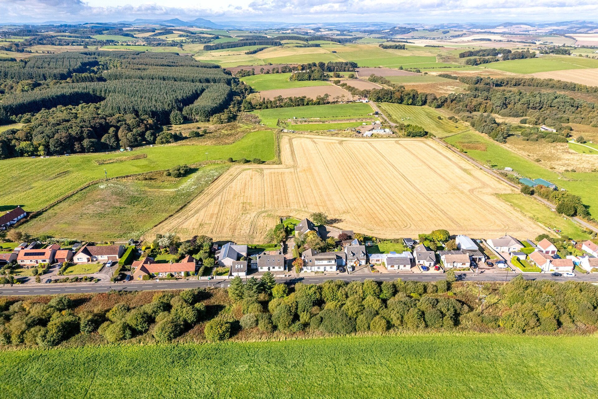 Larennie South Field 1, Peat Inn, Fife, KY15 5LH - Picture #1