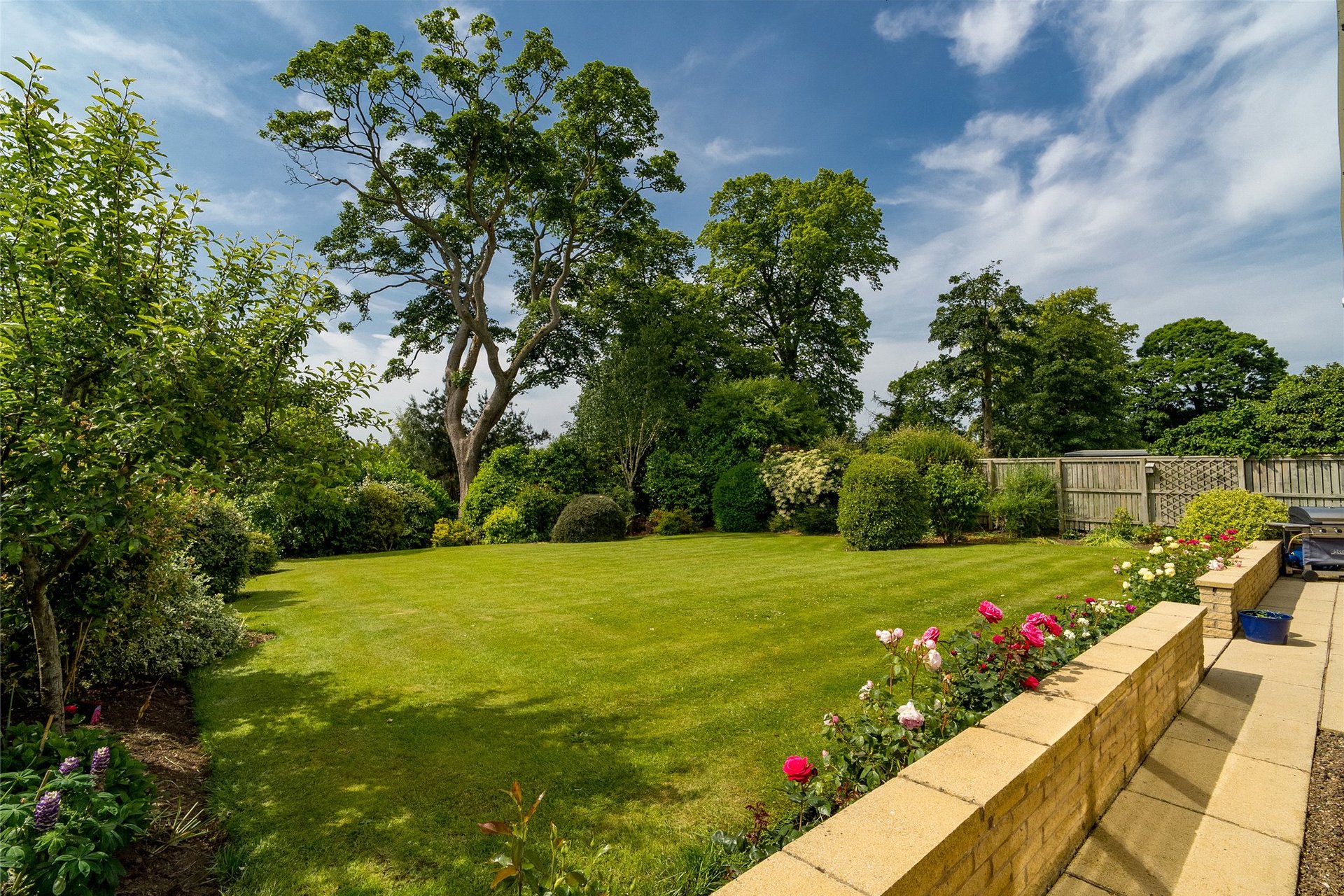 21 Broomlands, Kelso, Scottish Borders, TD5 7PR - Picture #2