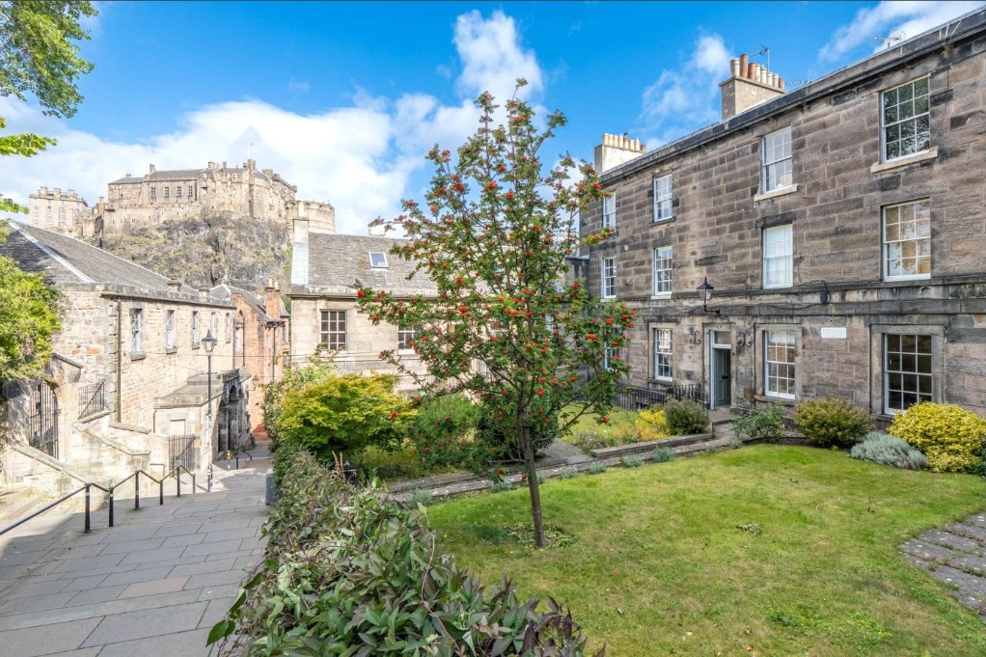 4 Browns Place, Old Town, Edinburgh, EH1 2HX - Picture #1