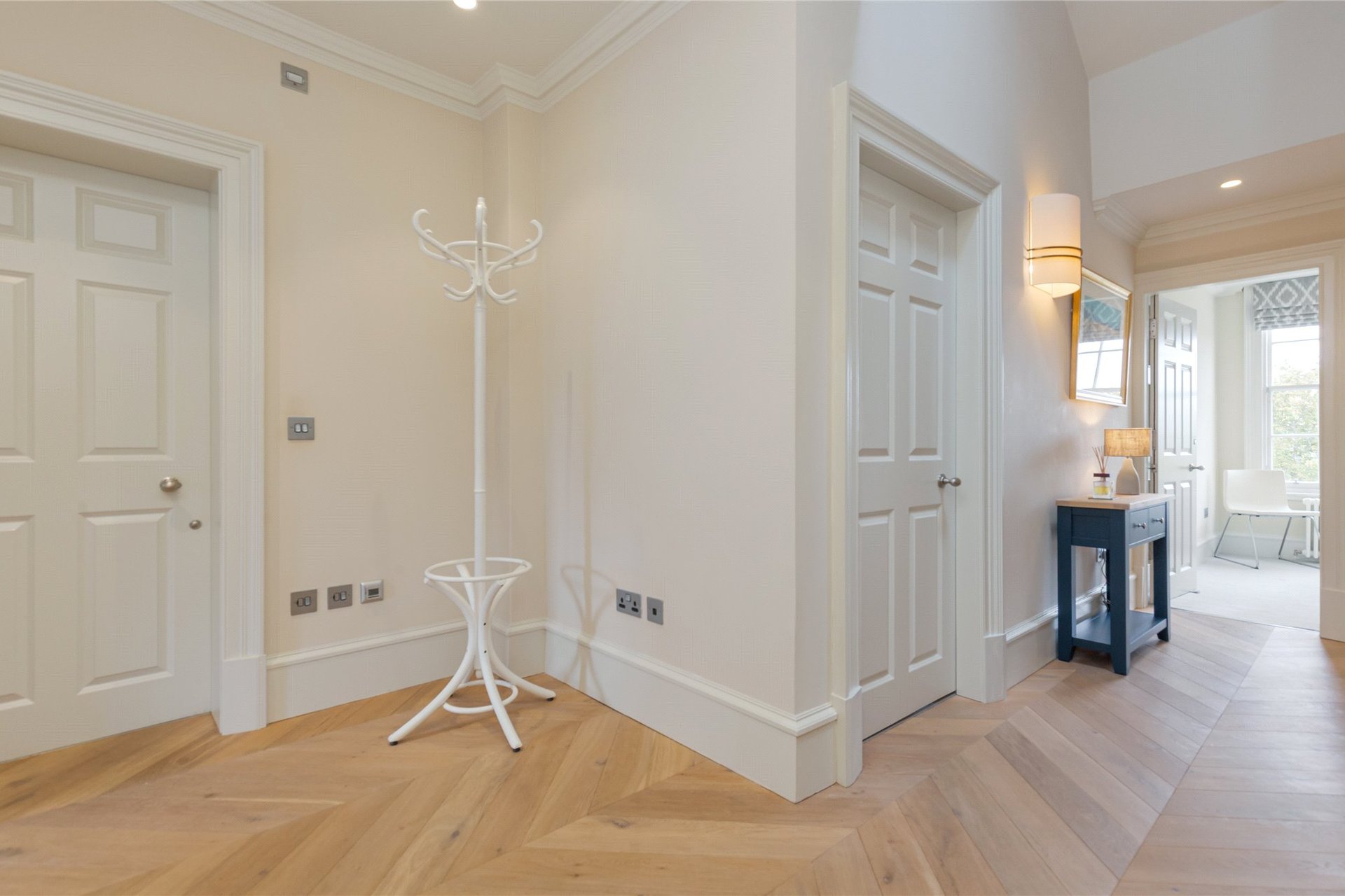 56/3 Queen Street, Edinburgh, EH2 3NS - Picture #25