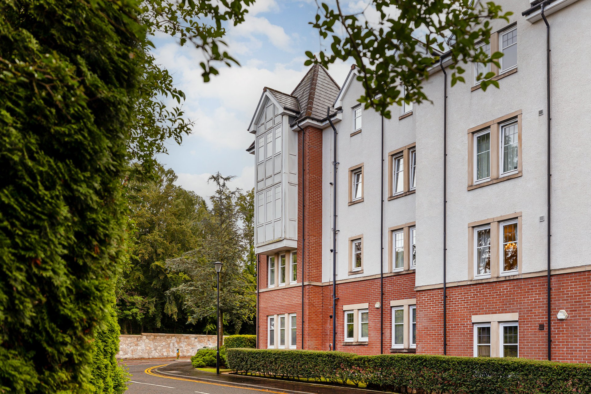 Flat J, 2 Whitecraigs Court, Giffnock, Glasgow, East Renfrewshire, G46 6SY - Picture #2