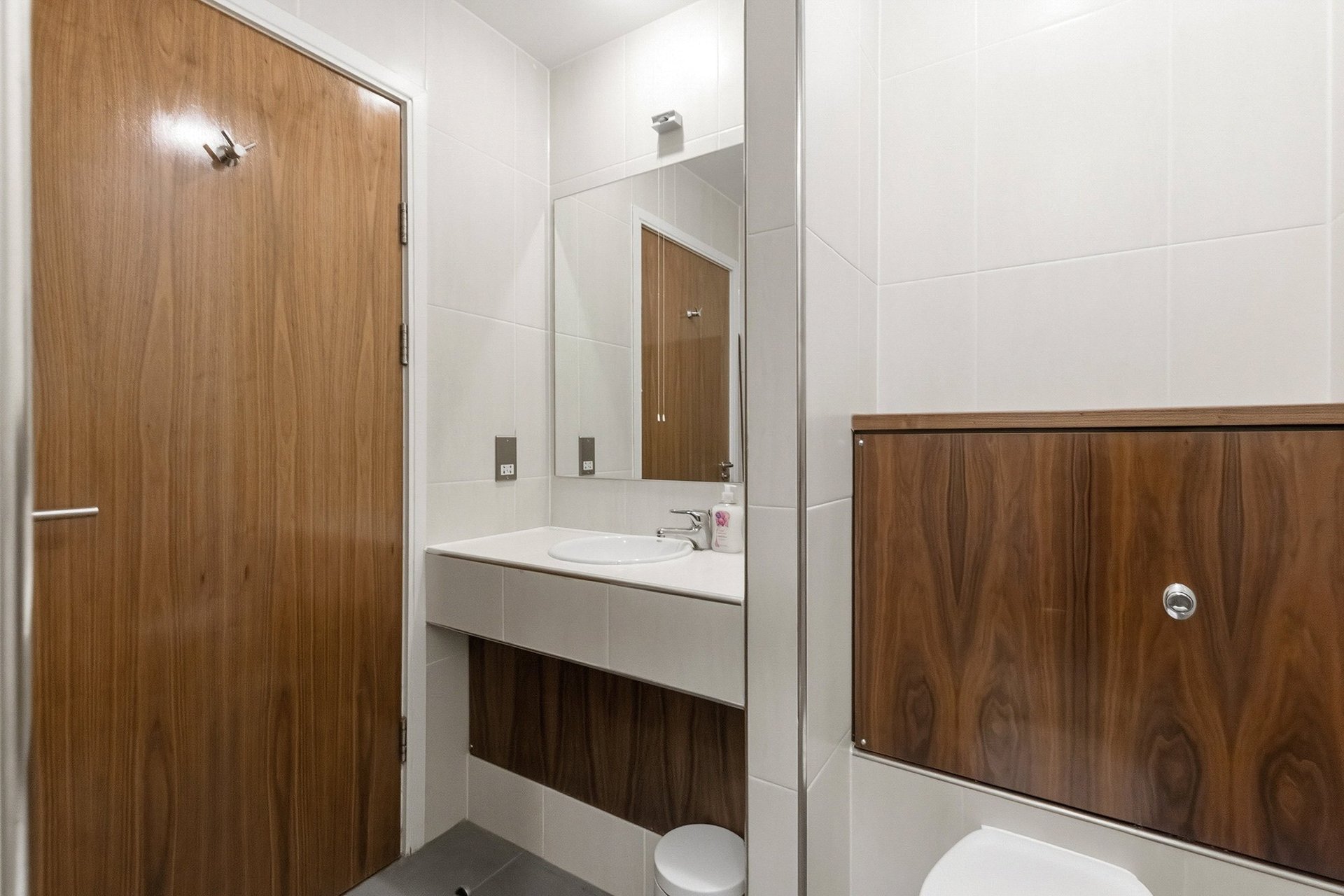 Flat 17, 39 Gardner's Crescent, Edinburgh, EH3 8DG - Picture #5
