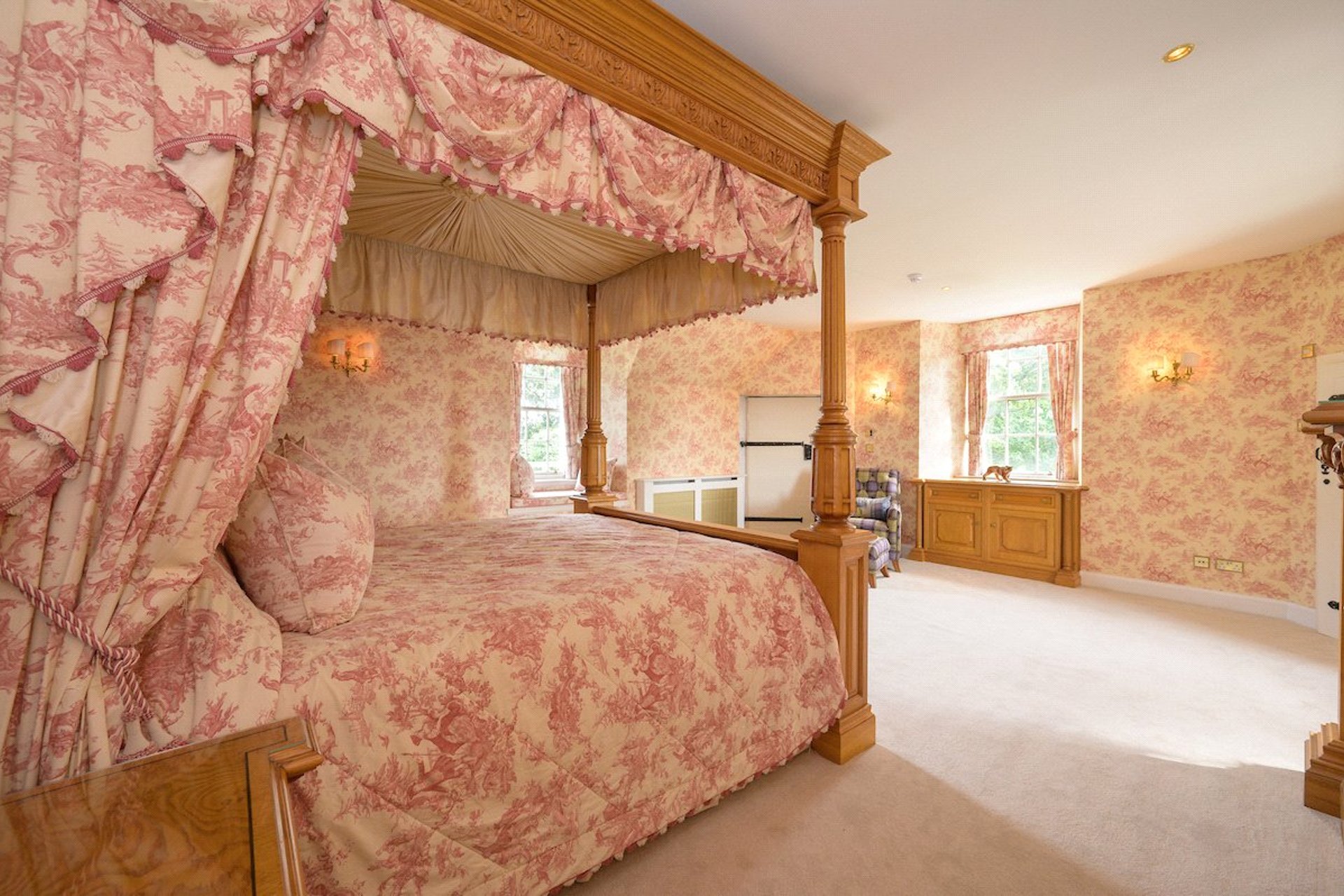 Castle Gogar, , 180 Glasgow Road, Edinburgh, Midlothian, EH12 9BQ - Picture #18