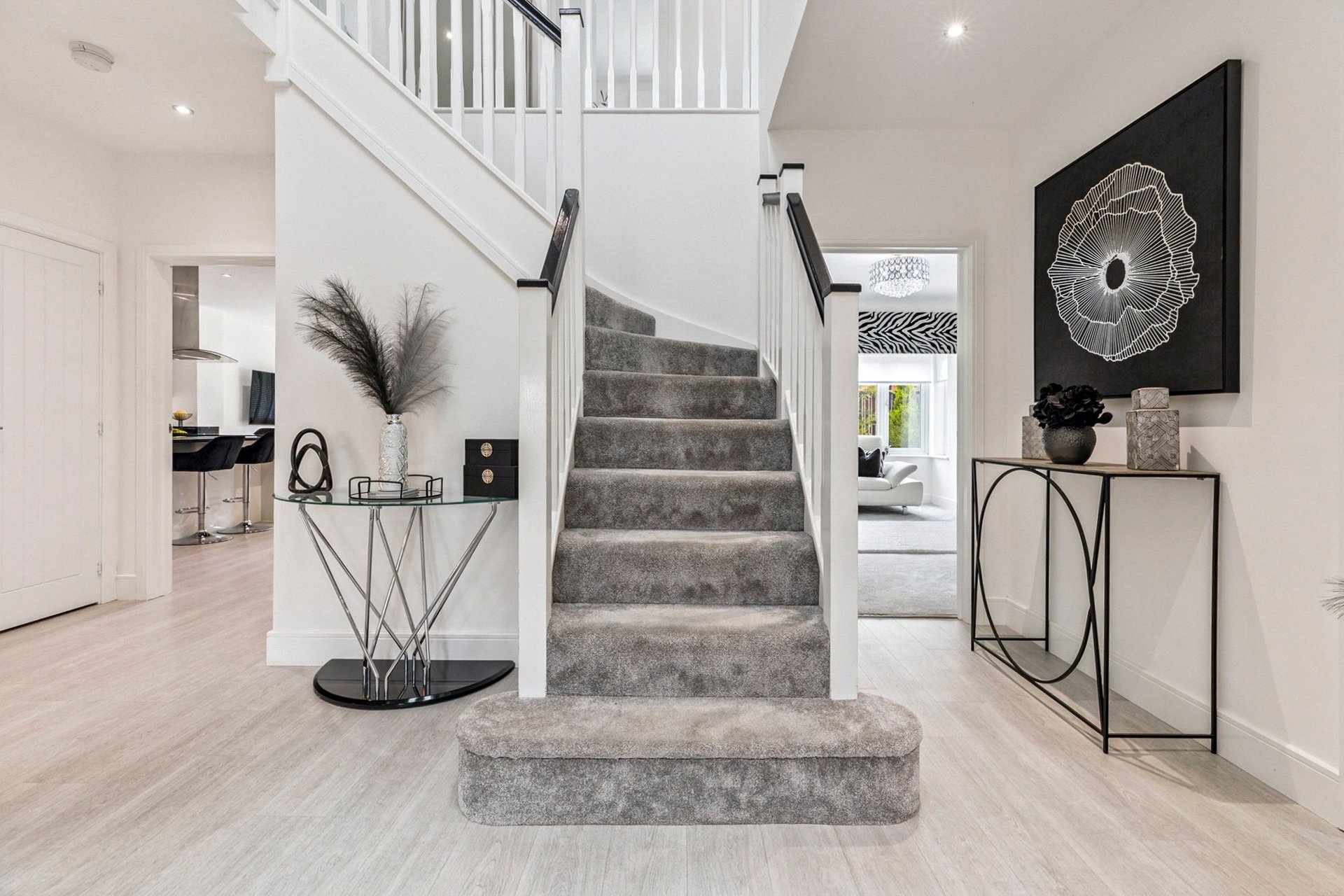 8 Sandwick Crescent, Newton Mearns, Glasgow, East Renfrewshire, G77 5WU - Picture #4