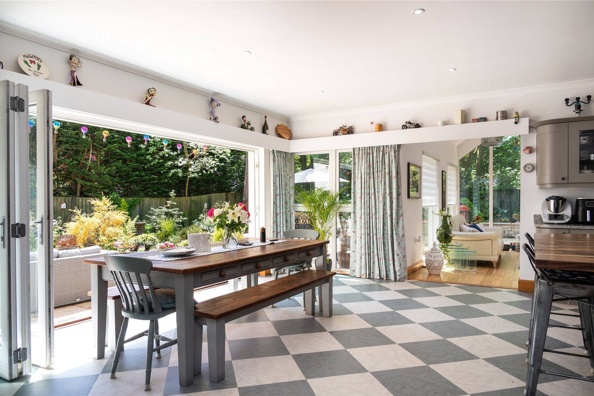 The Pines, Mauricewood, Penicuik, EH26 0NH - Picture #3