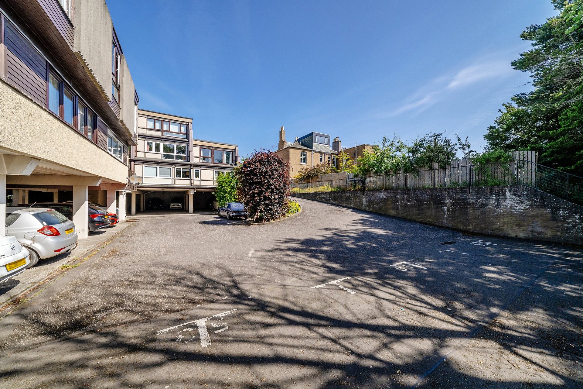 121/11 Comiston Drive, Morningside, Edinburgh, EH10 5QU - Picture #21