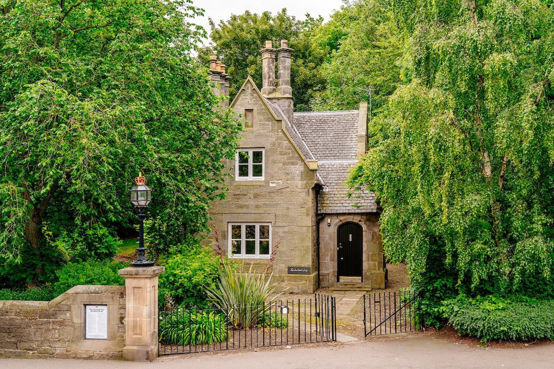 Meadowbank Lodge, 1 Duke's Walk, Meadowbank, Edinburgh, EH8 7AT - Picture #1