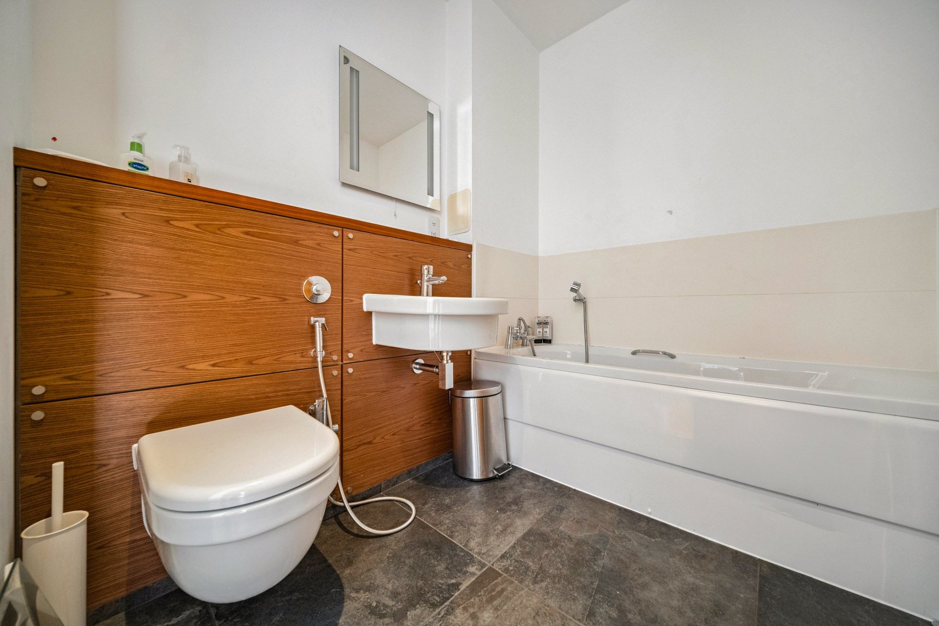 Flat 8, 75 Logie Green Road, Edinbrugh, EH7 4HF - Picture #17