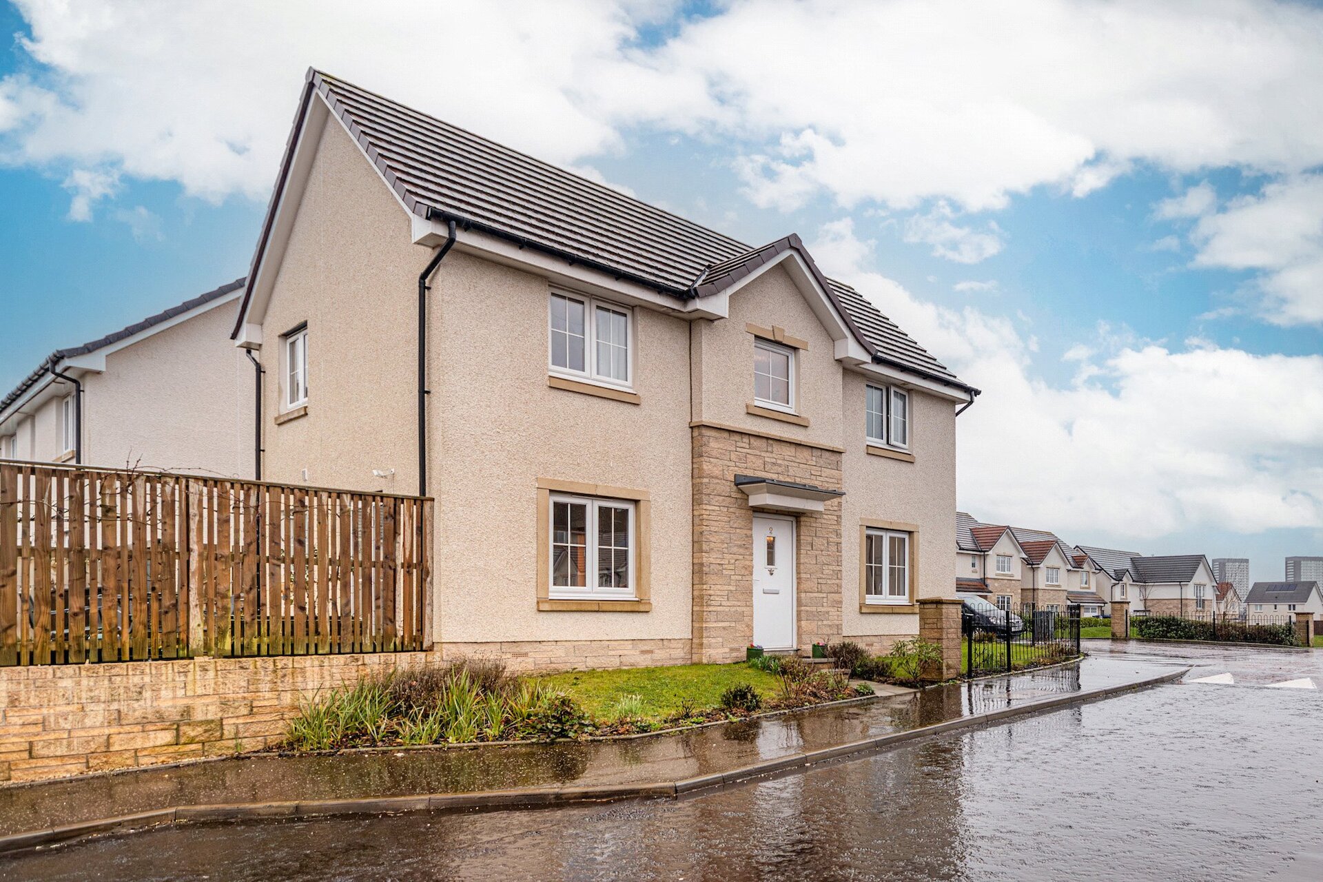 2 Sandstone Crescent, Thornliebank, Glasgow, Glasgow City, G46 7RF - Picture #1