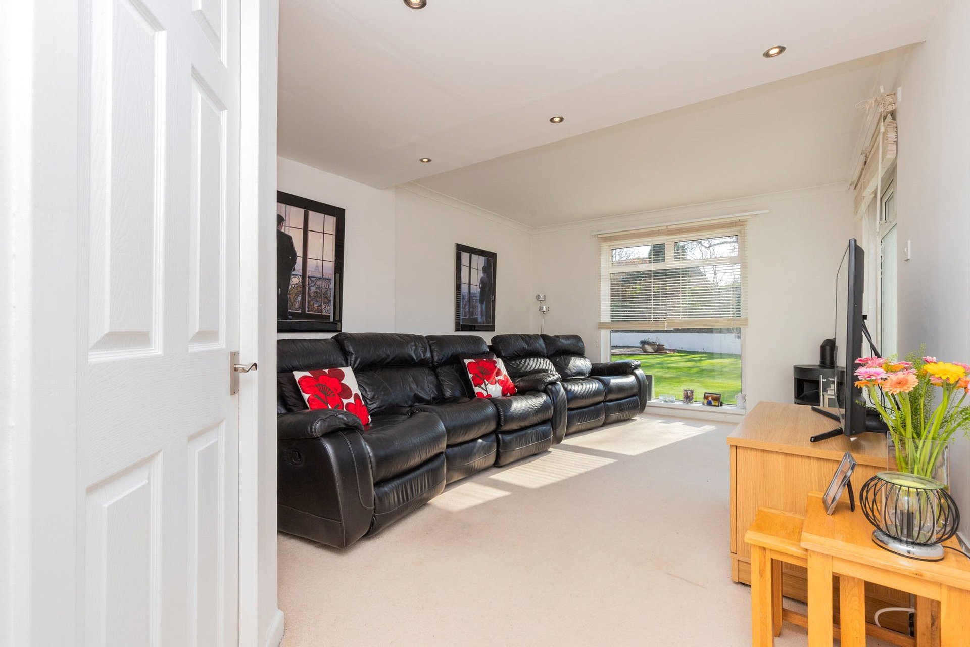 9 Kirkdene Bank, Newton Mearns, Glasgow, East Renfrewshire, G77 5RG - Picture #6