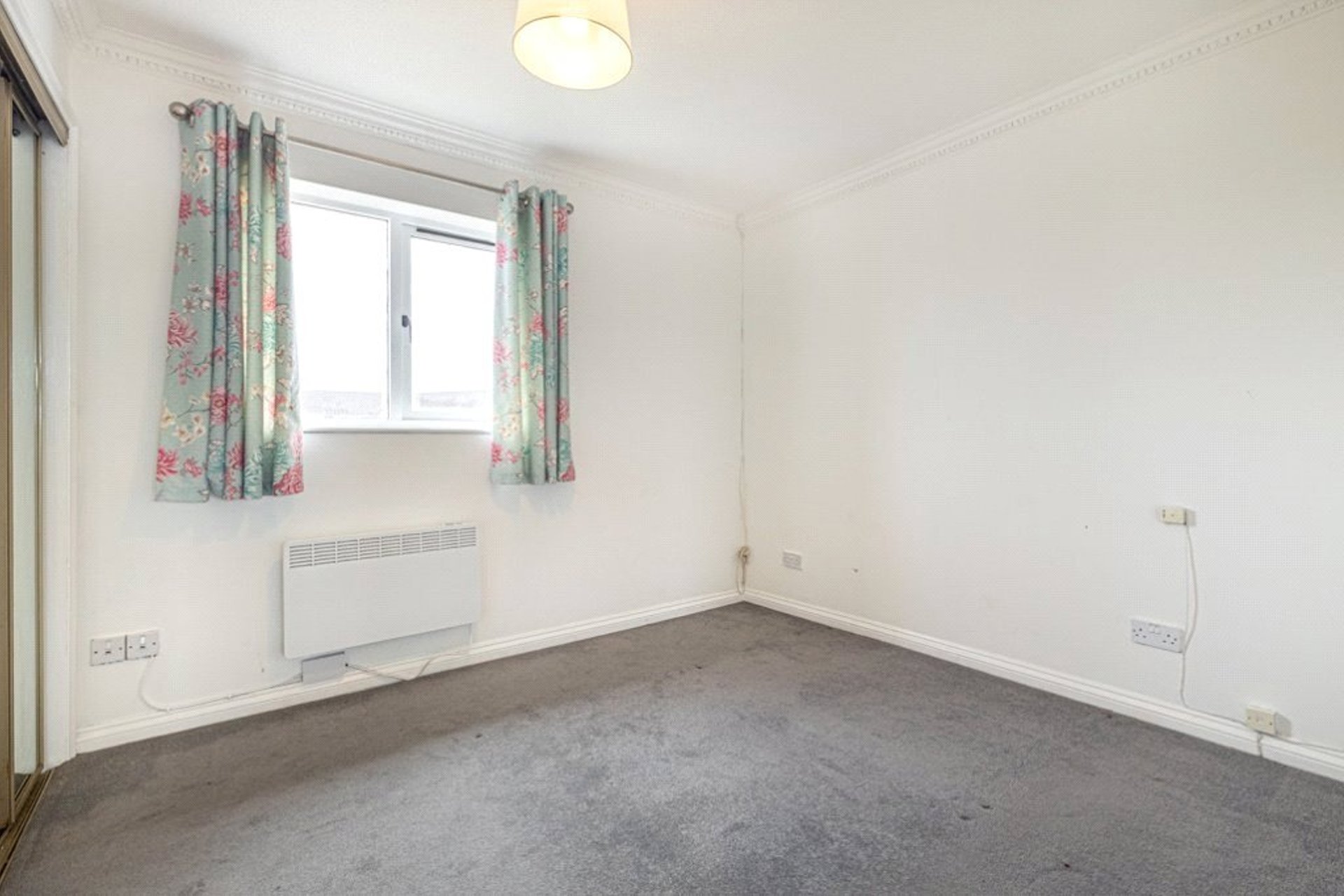 Flat 17 (Top), 12 Riverview Place, Waterfront, G5 8EH - Picture #9