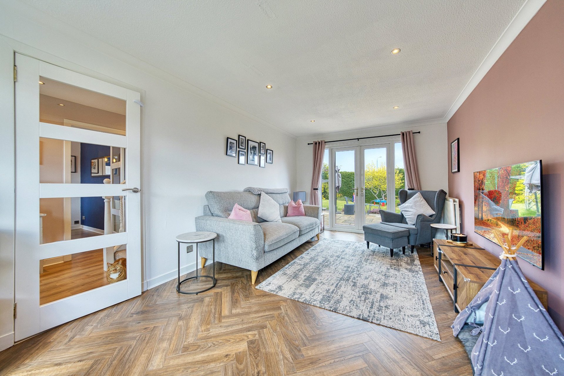 2 Lewis Place, Newton Mearns, Glasgow, G77 6TG - Picture #6