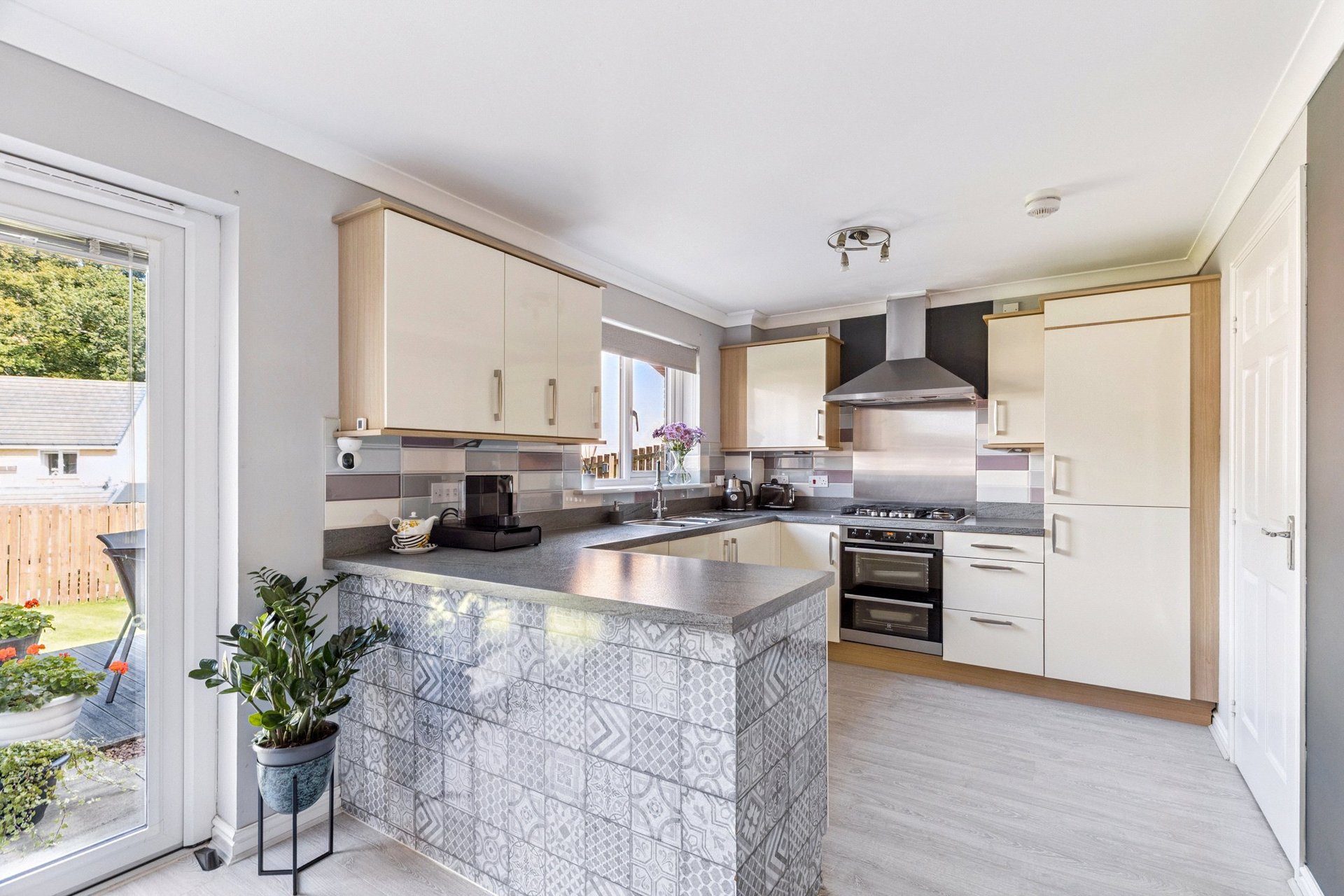 6 Daisy Place, Newton Mearns, Glasgow, G77 6FW - Picture #7