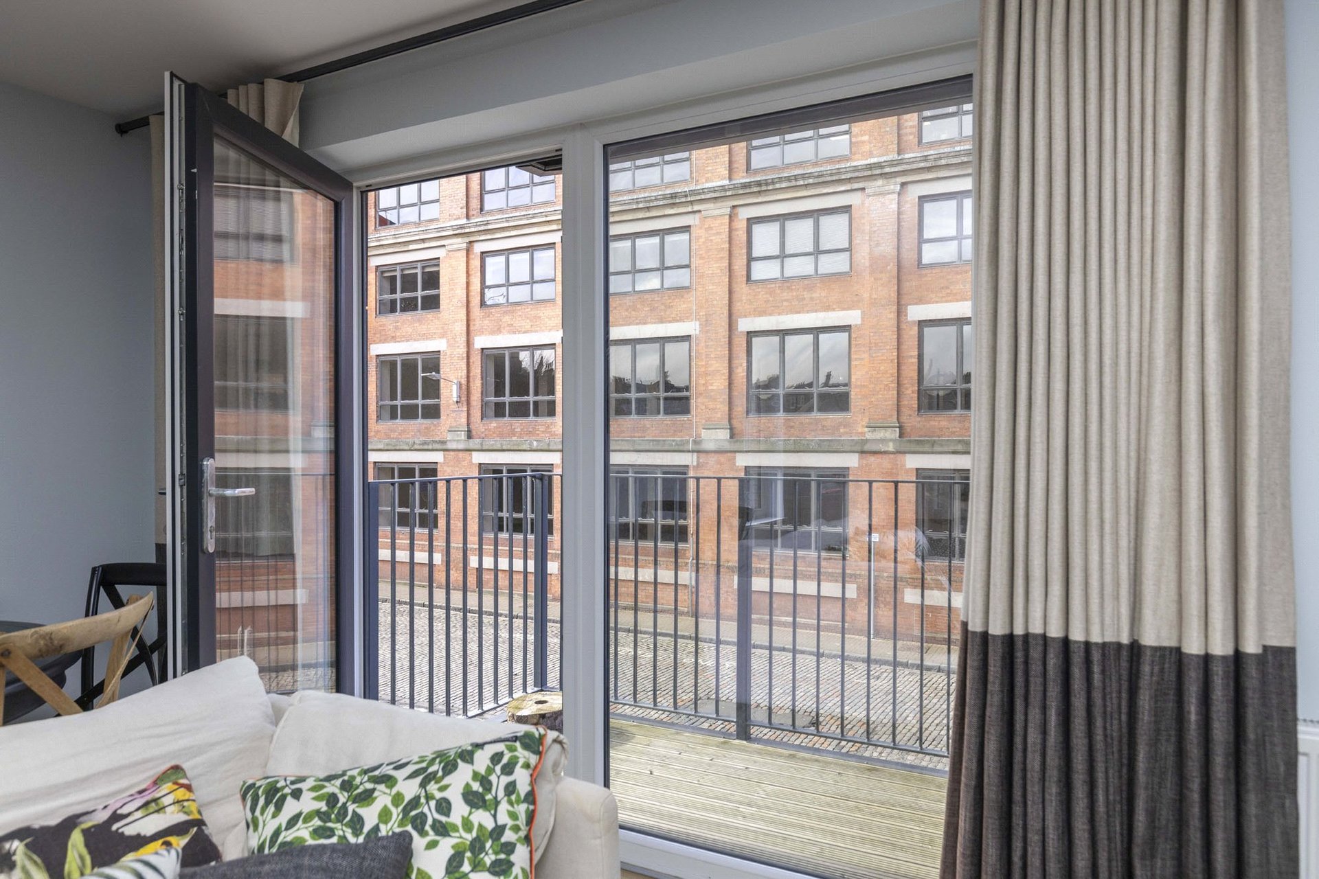 Flat 2, 19 Salamander Place, Edinburgh, EH6 7JJ - Picture #17