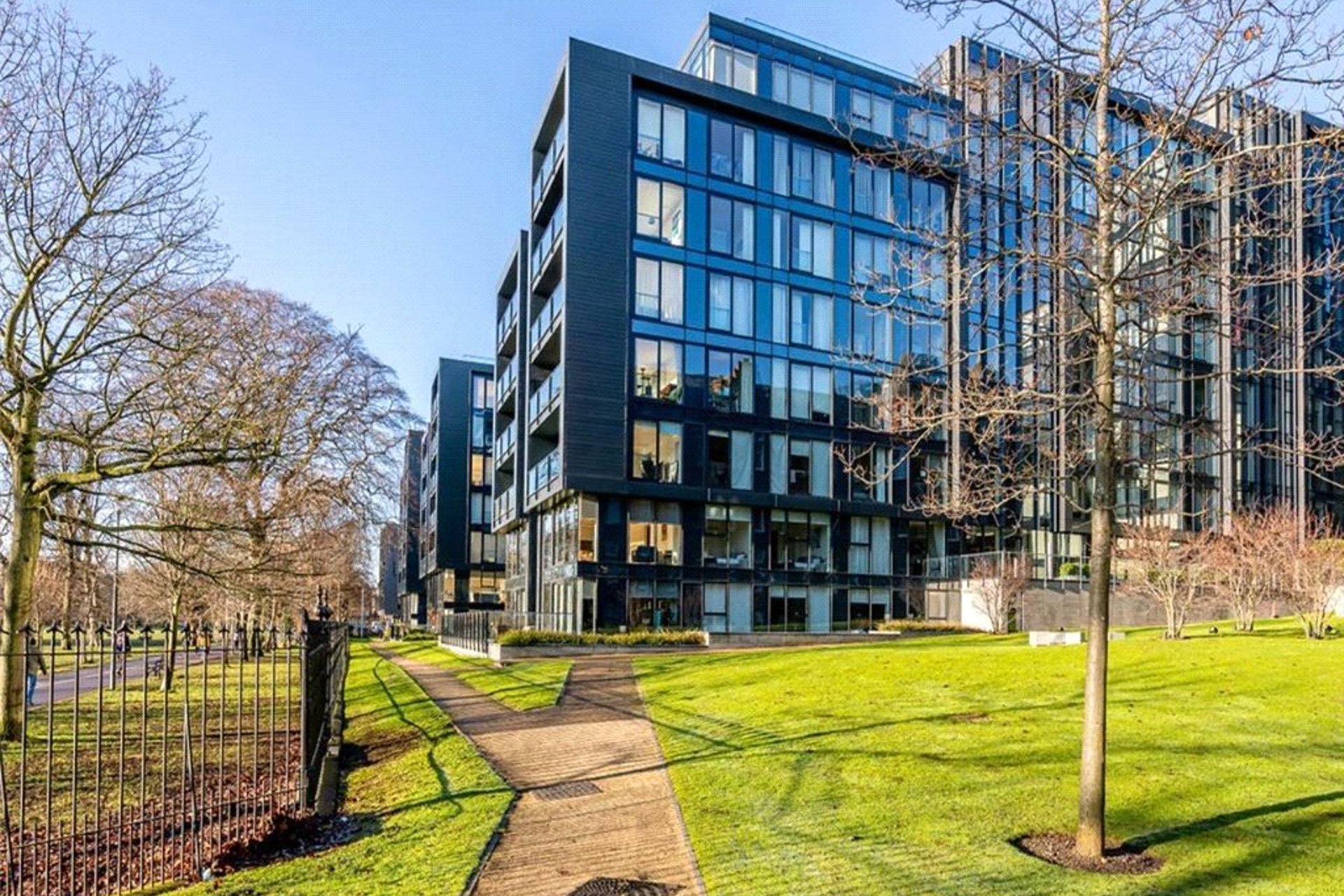 Flat 29, 11 Simpson Loan, Edinburgh, EH3 9GR - Picture #1