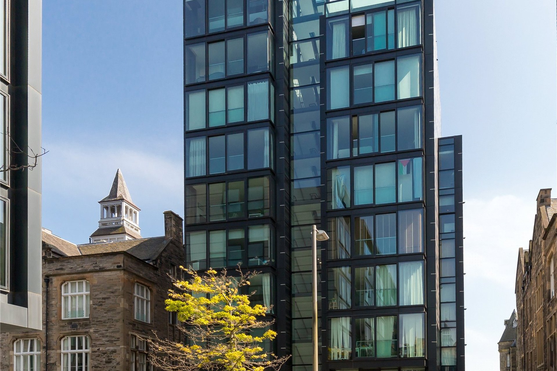 Flat 17, 21 Simpson Loan, Edinburgh, EH3 9GD - Picture #2