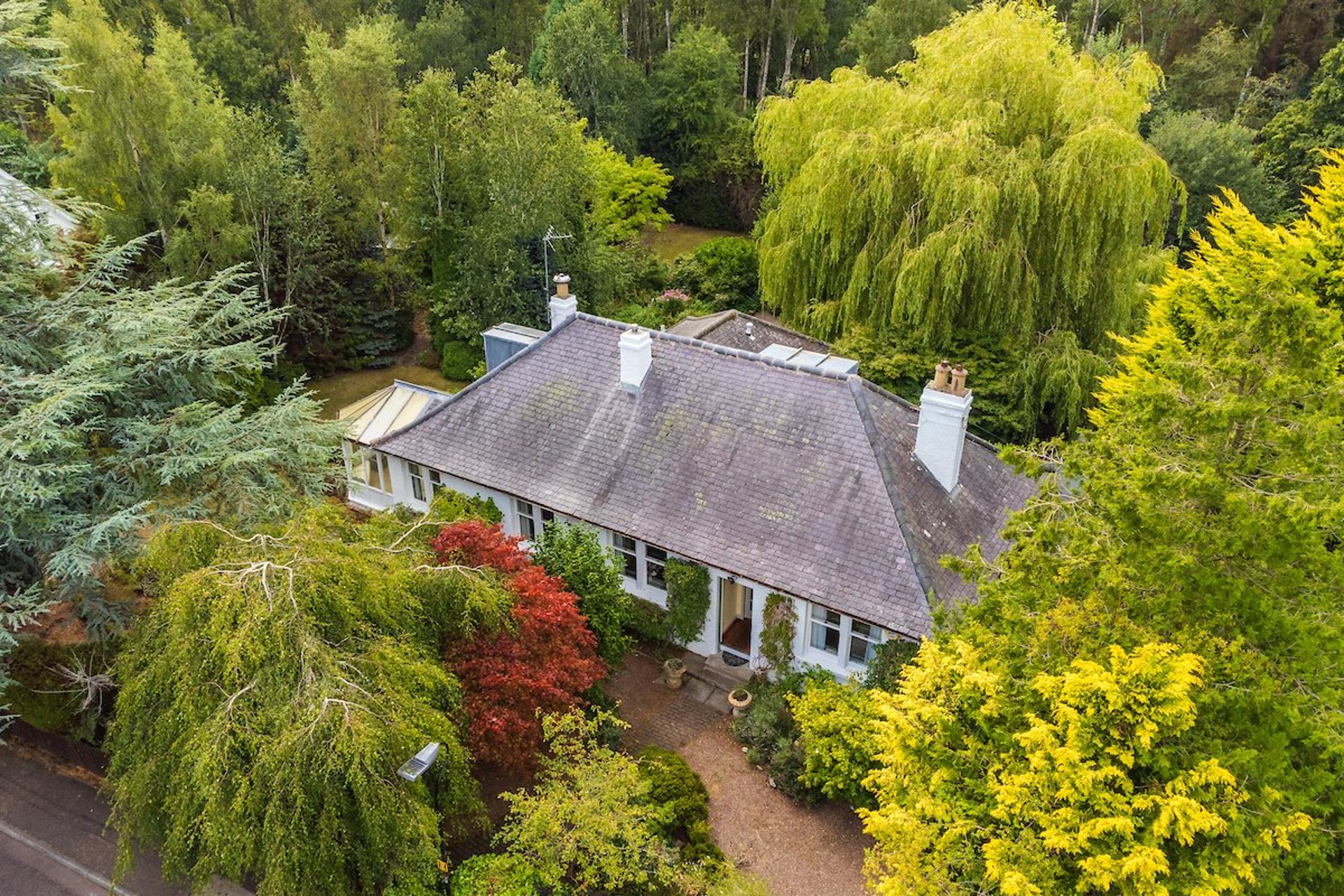 Holmcroft, 4 Tweeddale Avenue, Gifford, Haddington, East Lothian, EH41 4QN - Picture #2