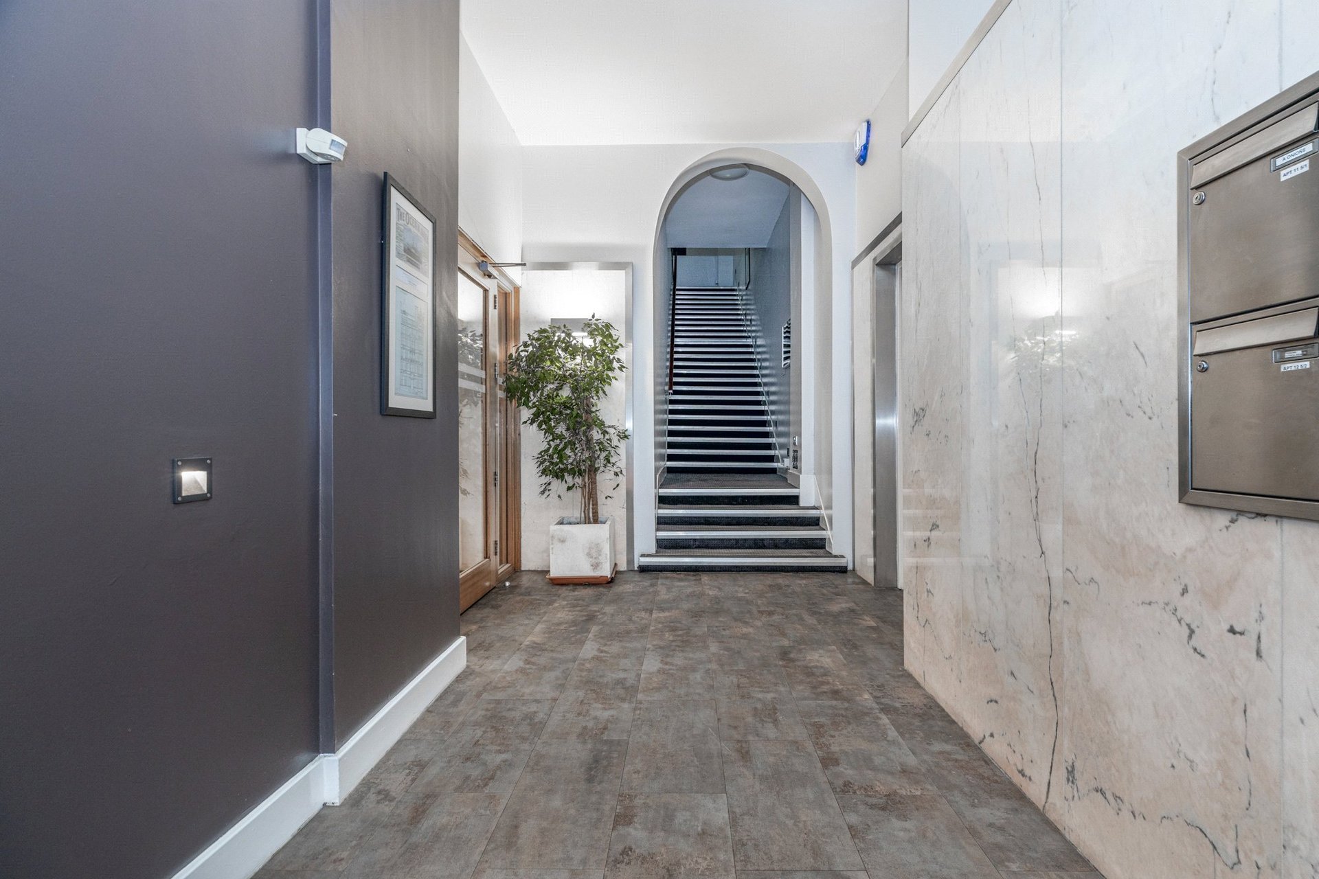 Flat 8 (3/2), 190 West George Street, Glasgow City, G2 2NR - Picture #20