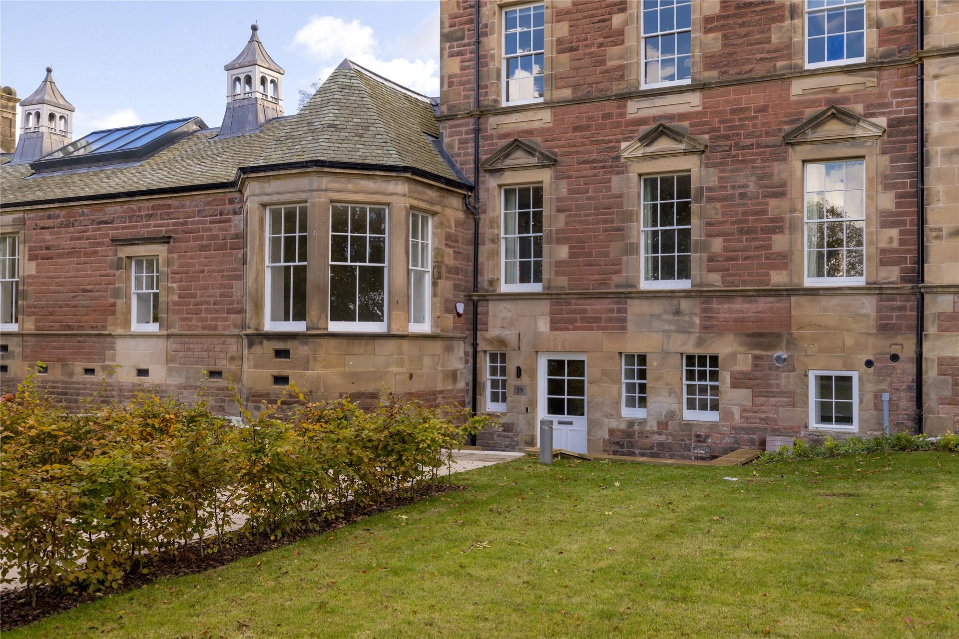 39 Sassoon Grove, Craiglockhart, Edinburgh, EH10 5FA - Picture #2
