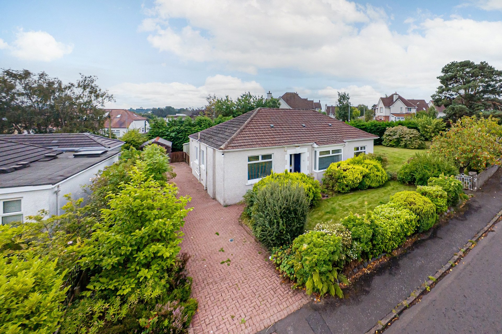 2 Afton Crescent, Bearsden, G61 2PY - Picture #2