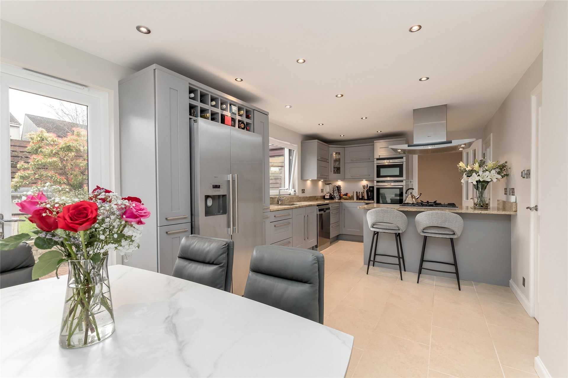25 Avon Road, Cramond, Edinburgh, EH4 6RD - Picture #1