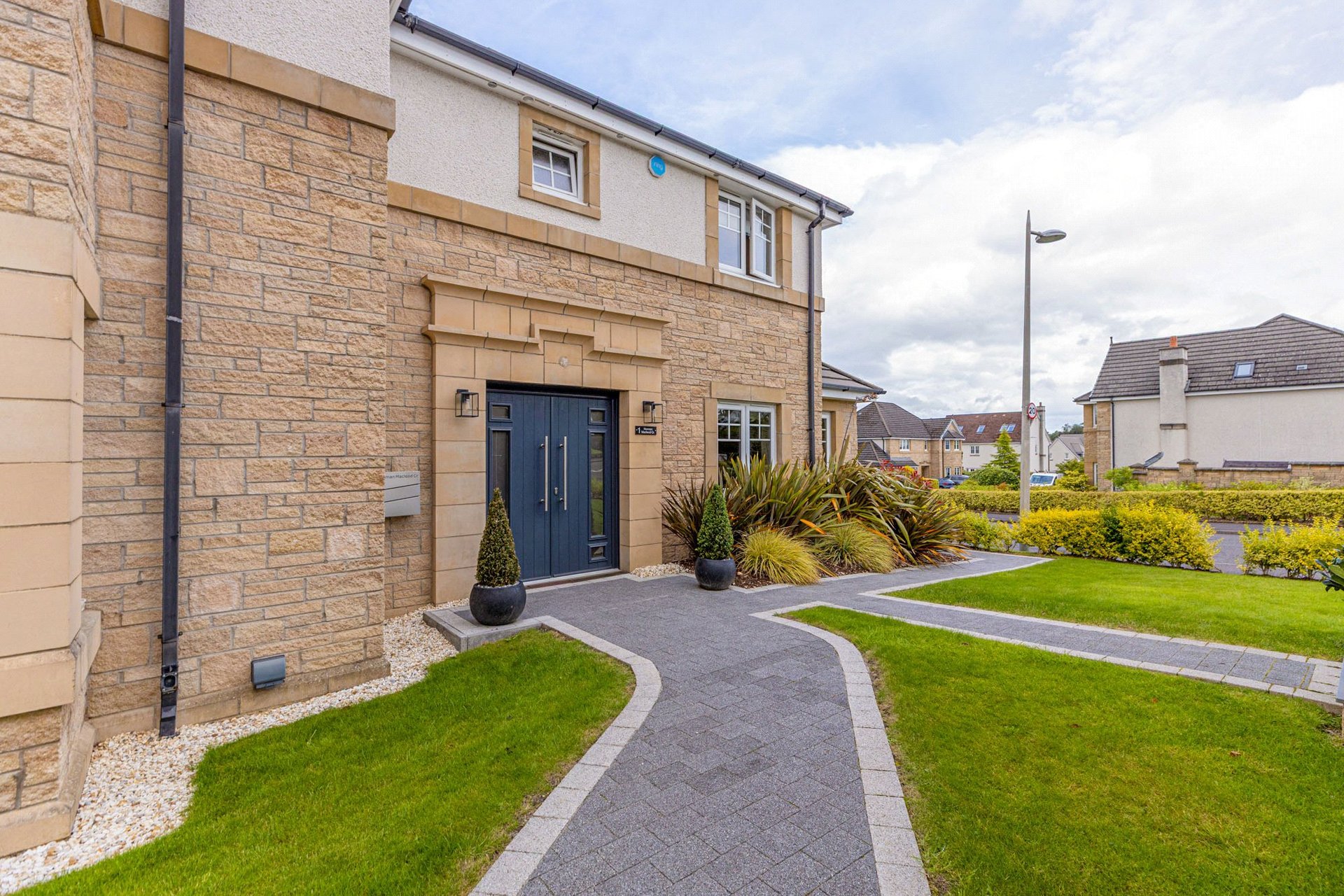 1 Norman Macleod Crescent, Bearsden, Glasgow, G61 3BF - Picture #3