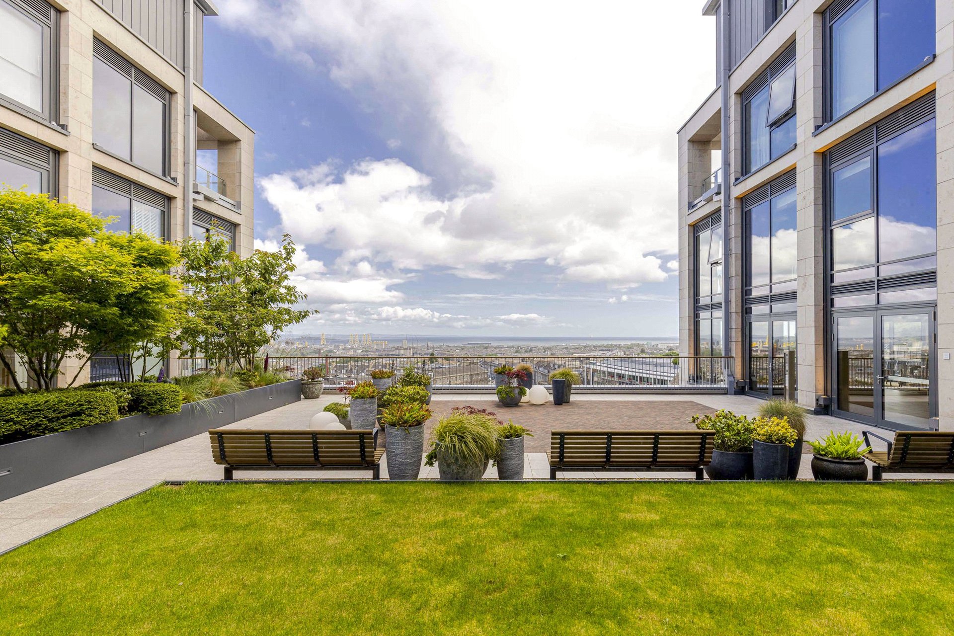 Flat 54 (Pavilion A), 1 St James Place, Pavilion A, Edinburgh, Midlothian, EH1 3BP - Picture #3