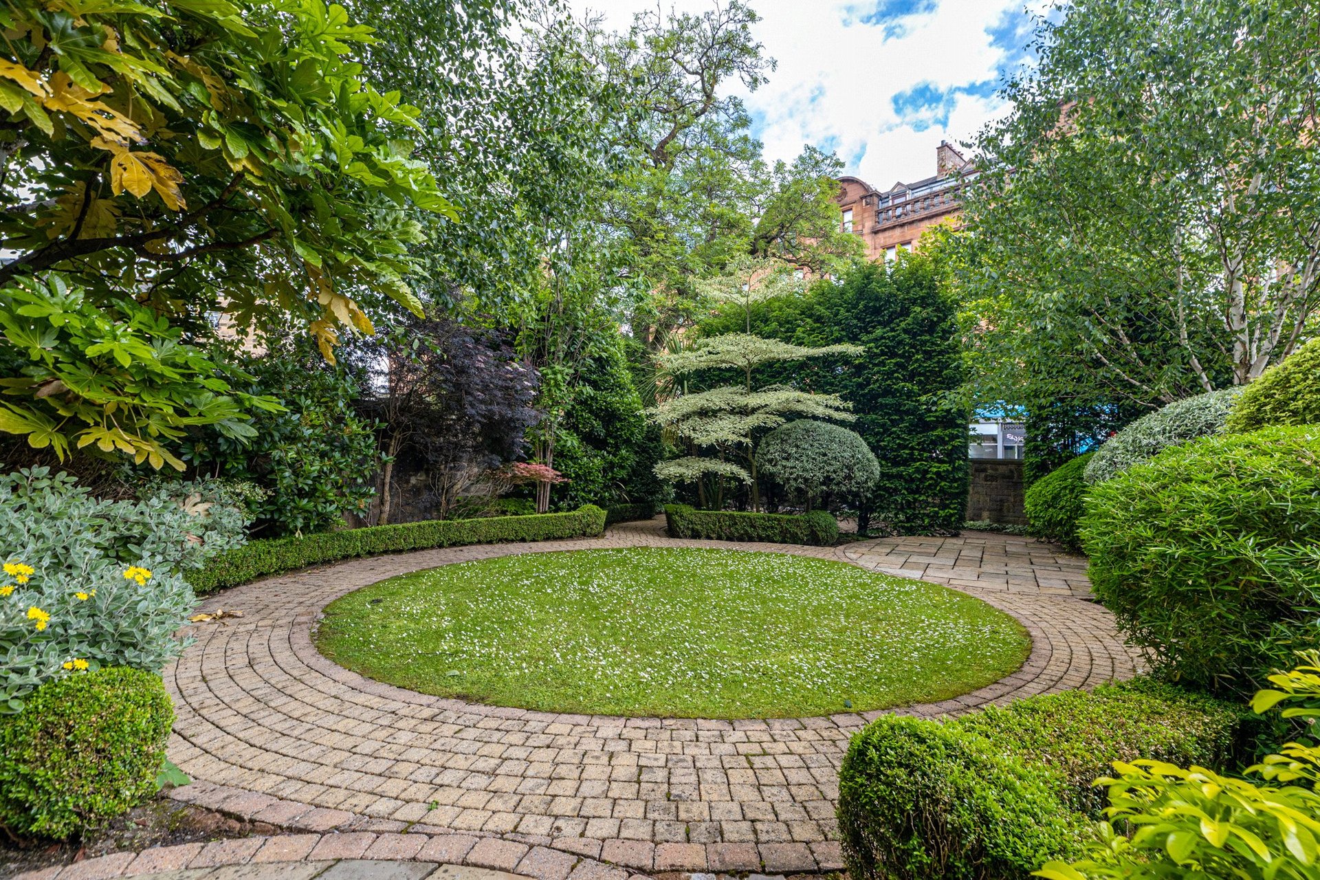 17 Woodside Crescent, Park, Glasgow City, G3 7UL - Picture #2