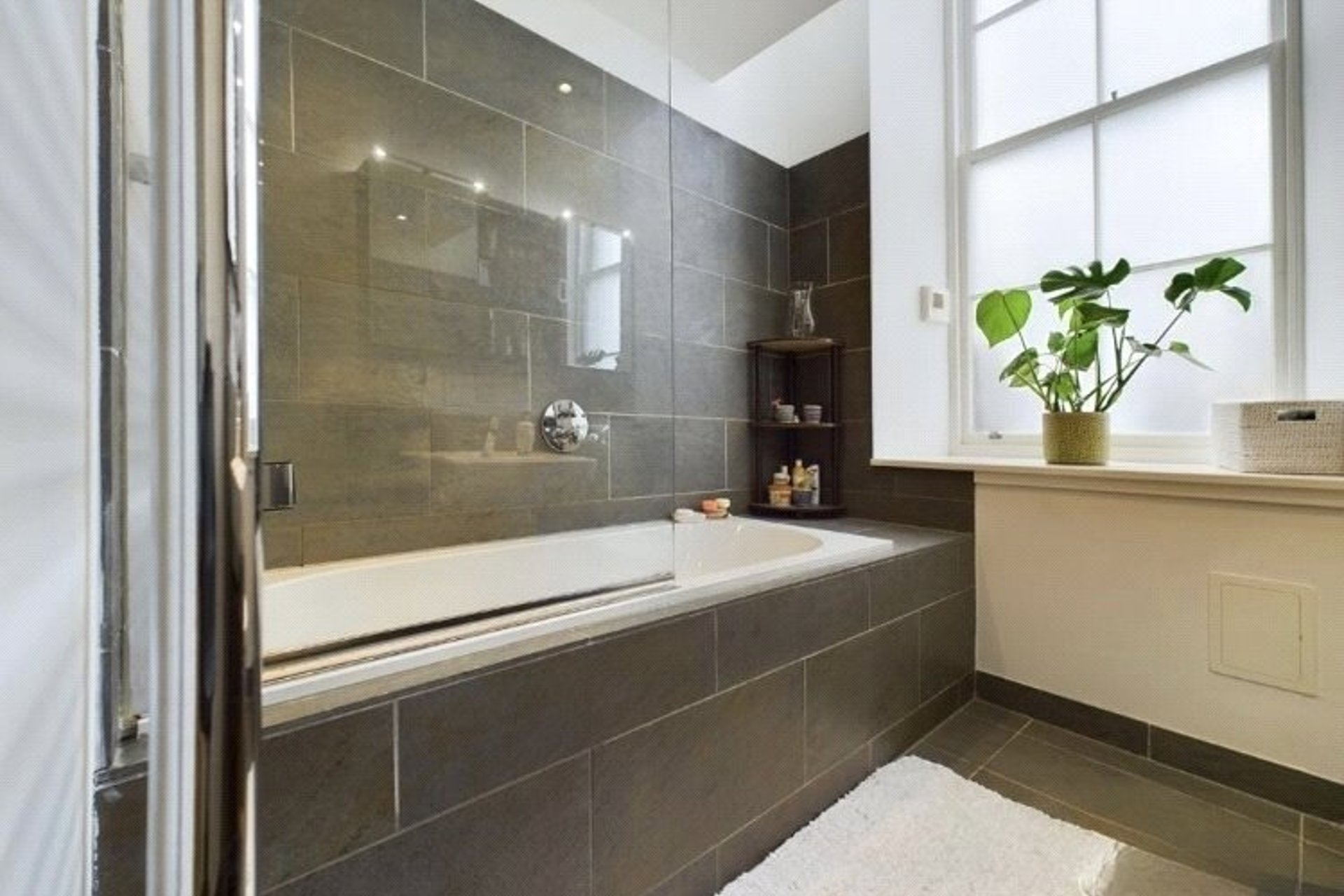 Flat 12, 19 Simpson Loan, Edinburgh, Midlothian, EH3 9BS - Picture #9