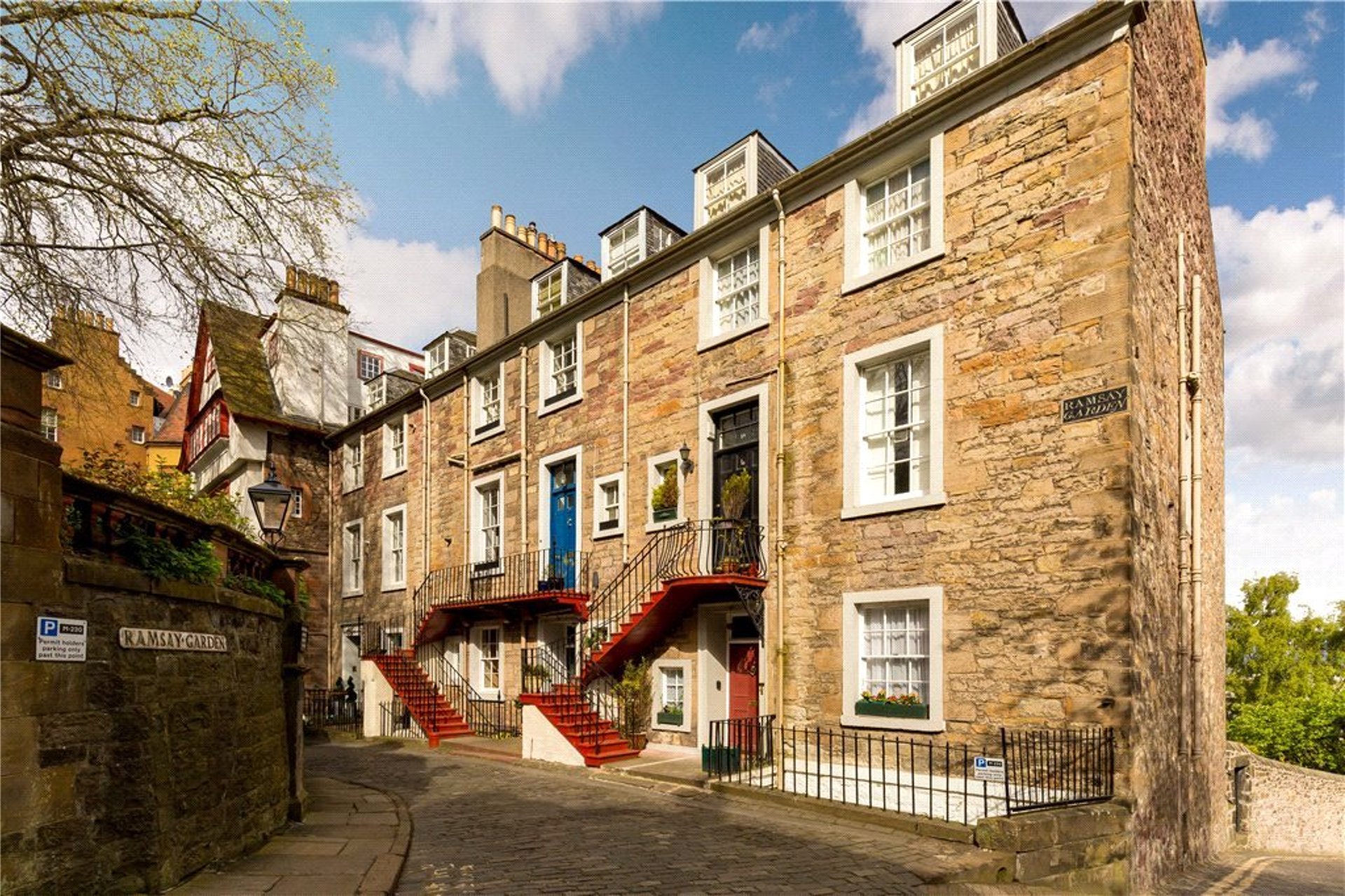 2 Ramsay Garden, Edinburgh, EH1 2NA - Picture #2